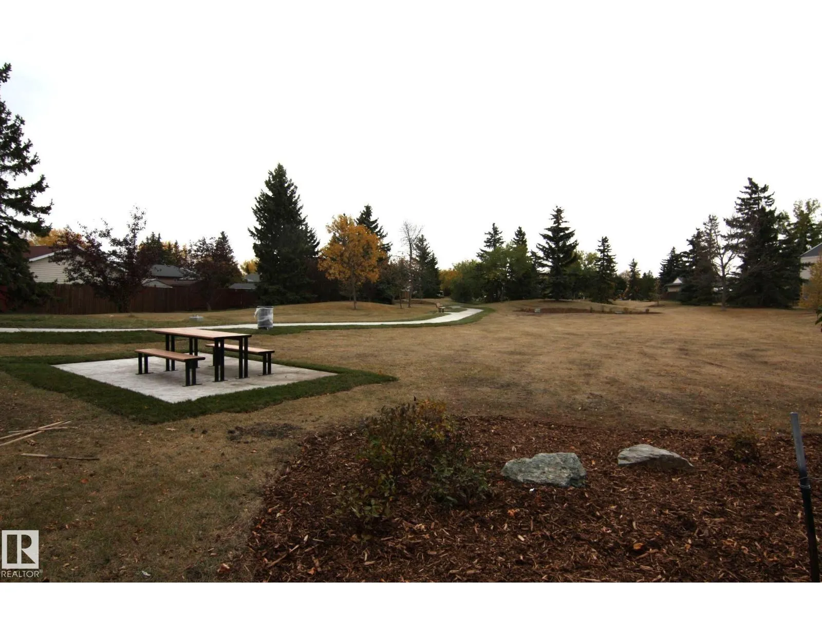 9925 171 AV NW