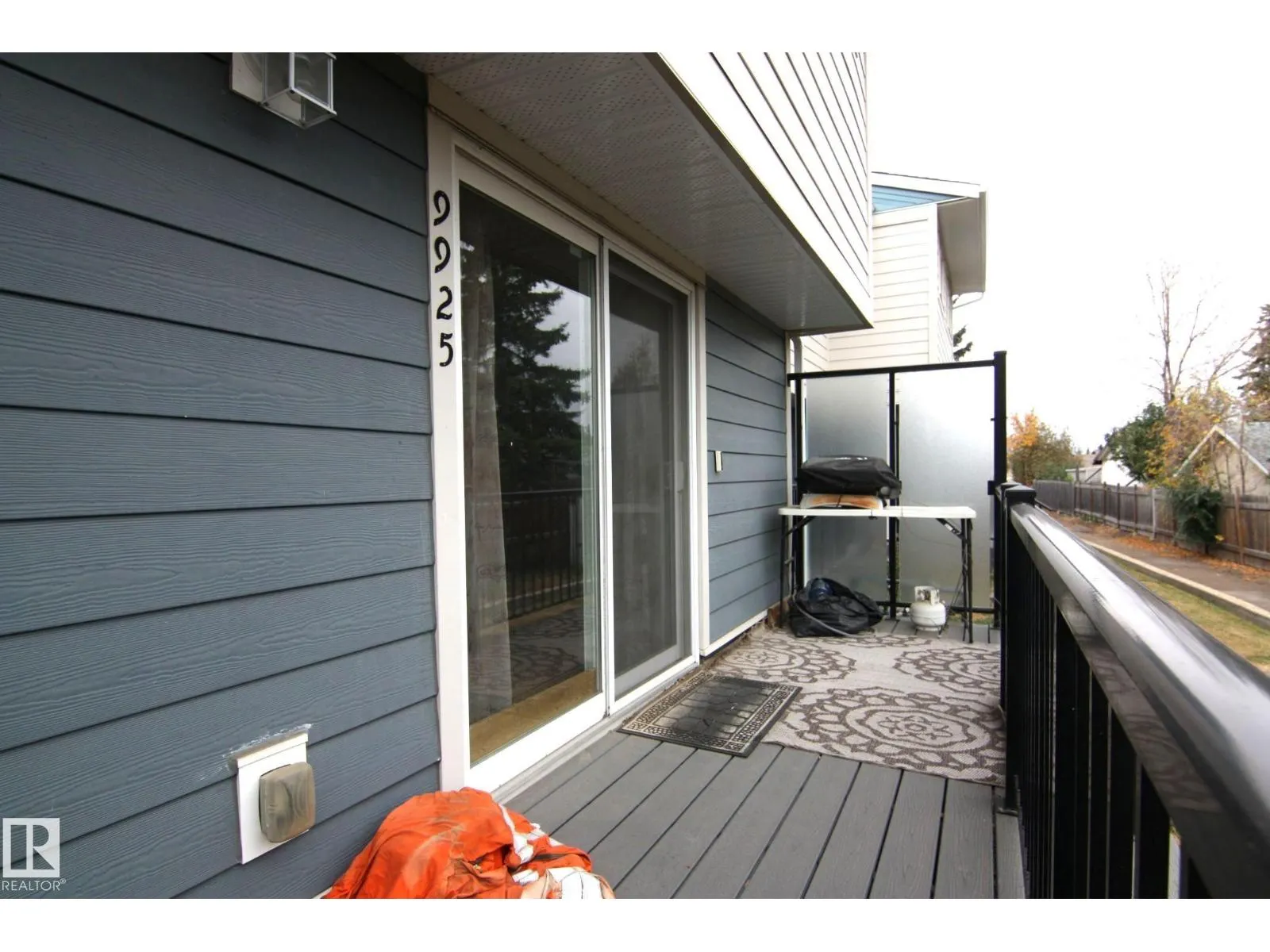 9925 171 AV NW