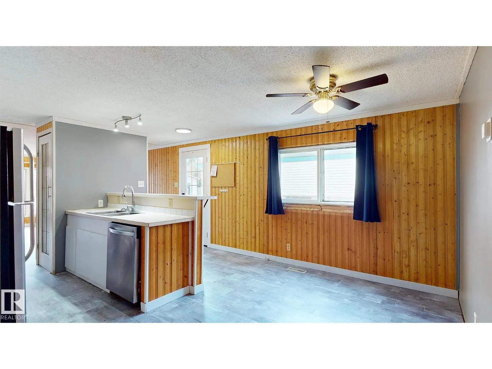 22 West View BV NW