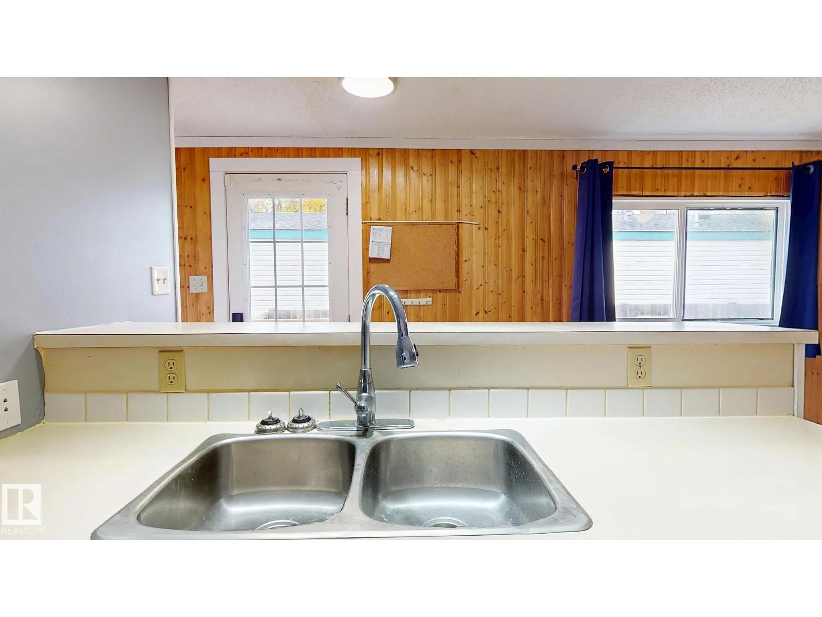 22 West View BV NW