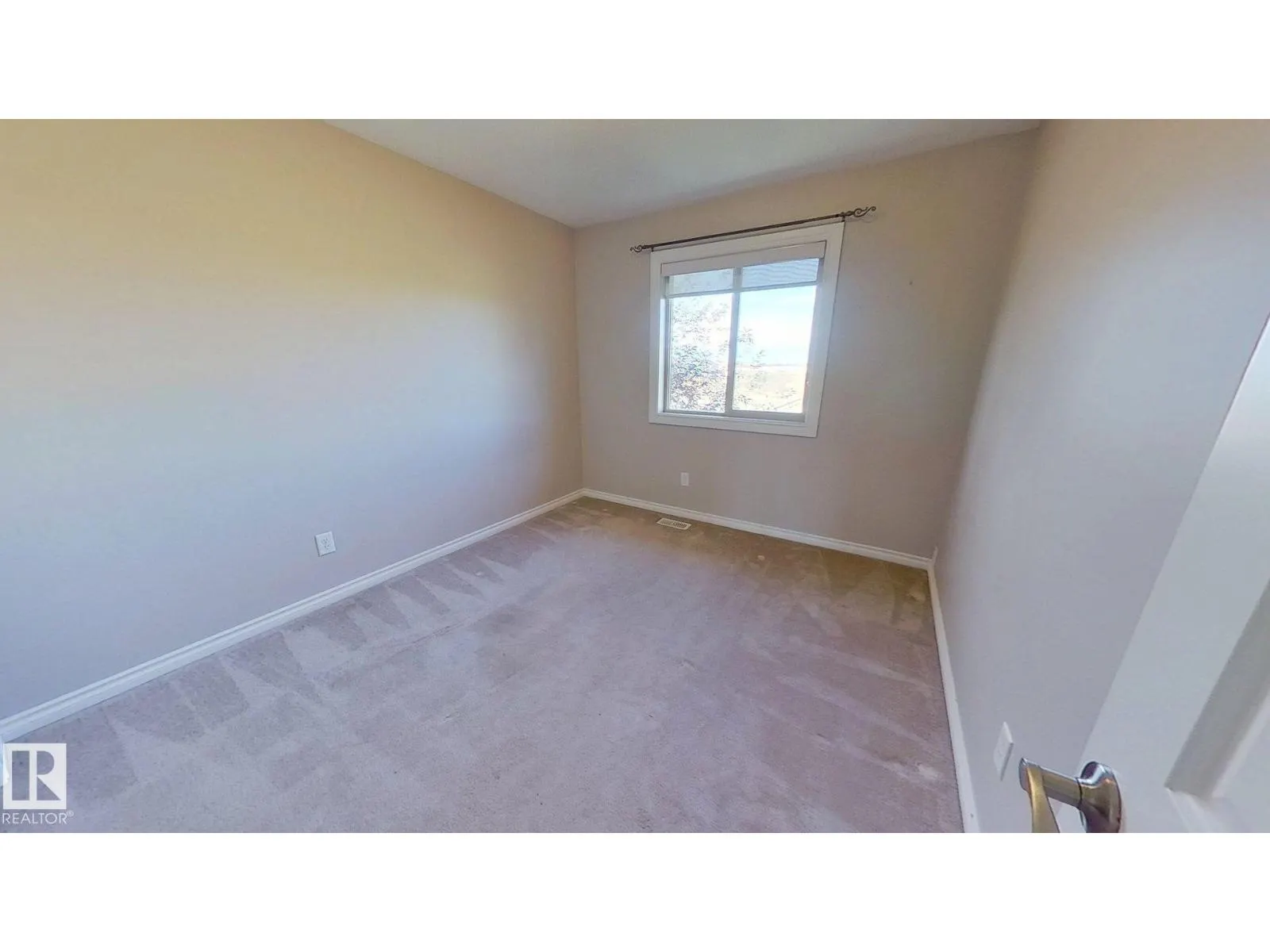 #136 5420 GRANT MACEWAN BV
