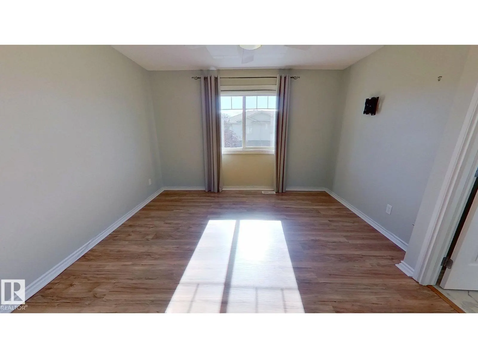 #136 5420 GRANT MACEWAN BV