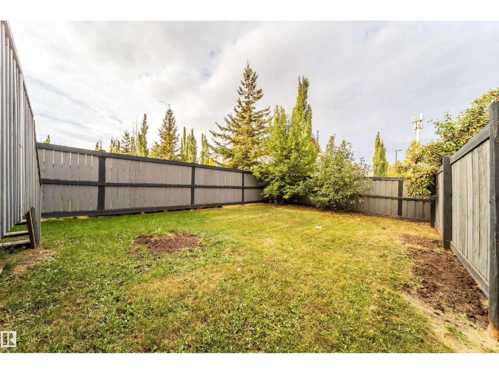 #32 120 MAGRATH RD NW