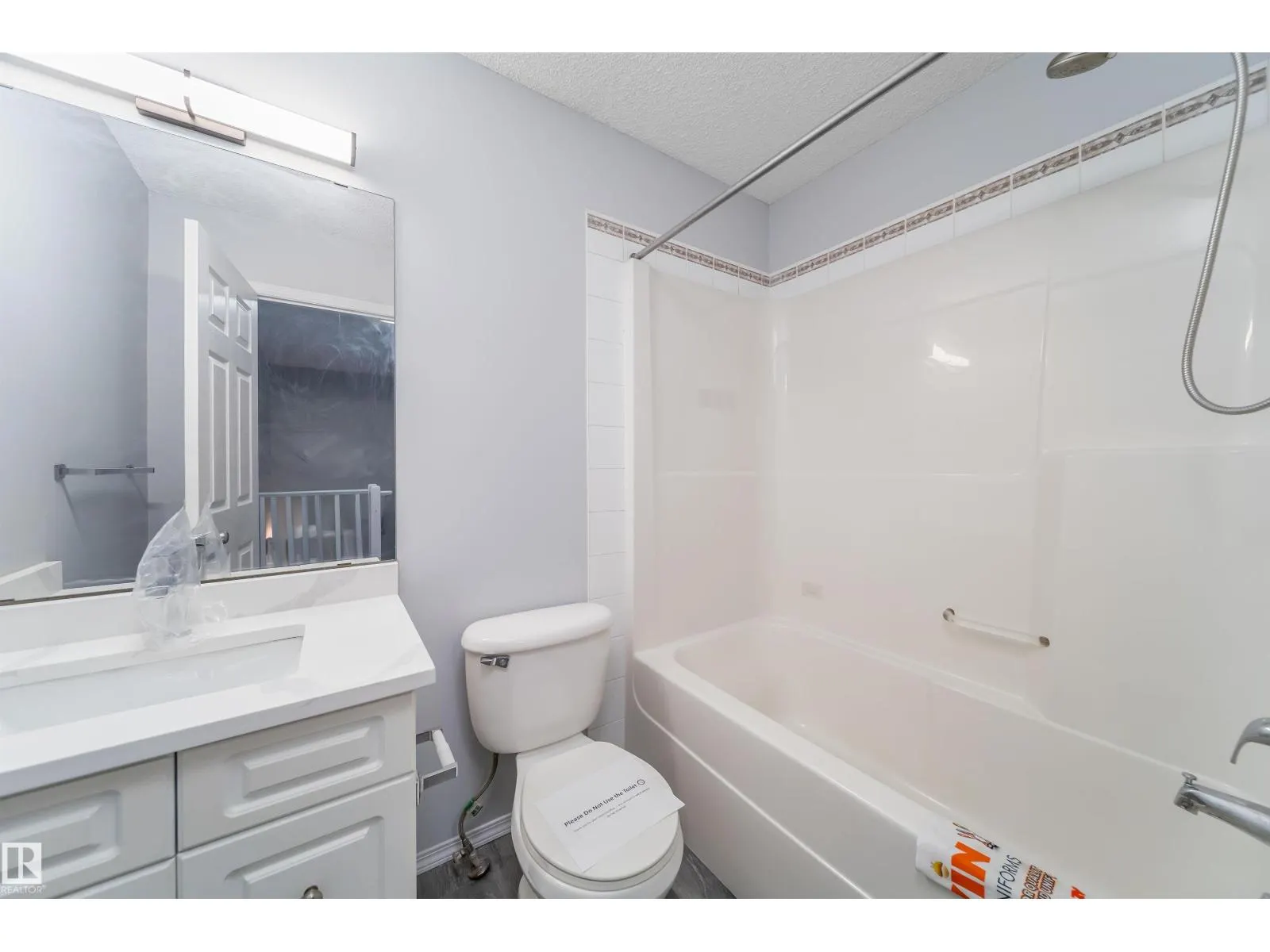 #32 120 MAGRATH RD NW