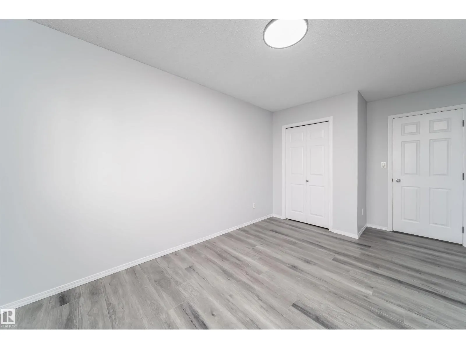#32 120 MAGRATH RD NW