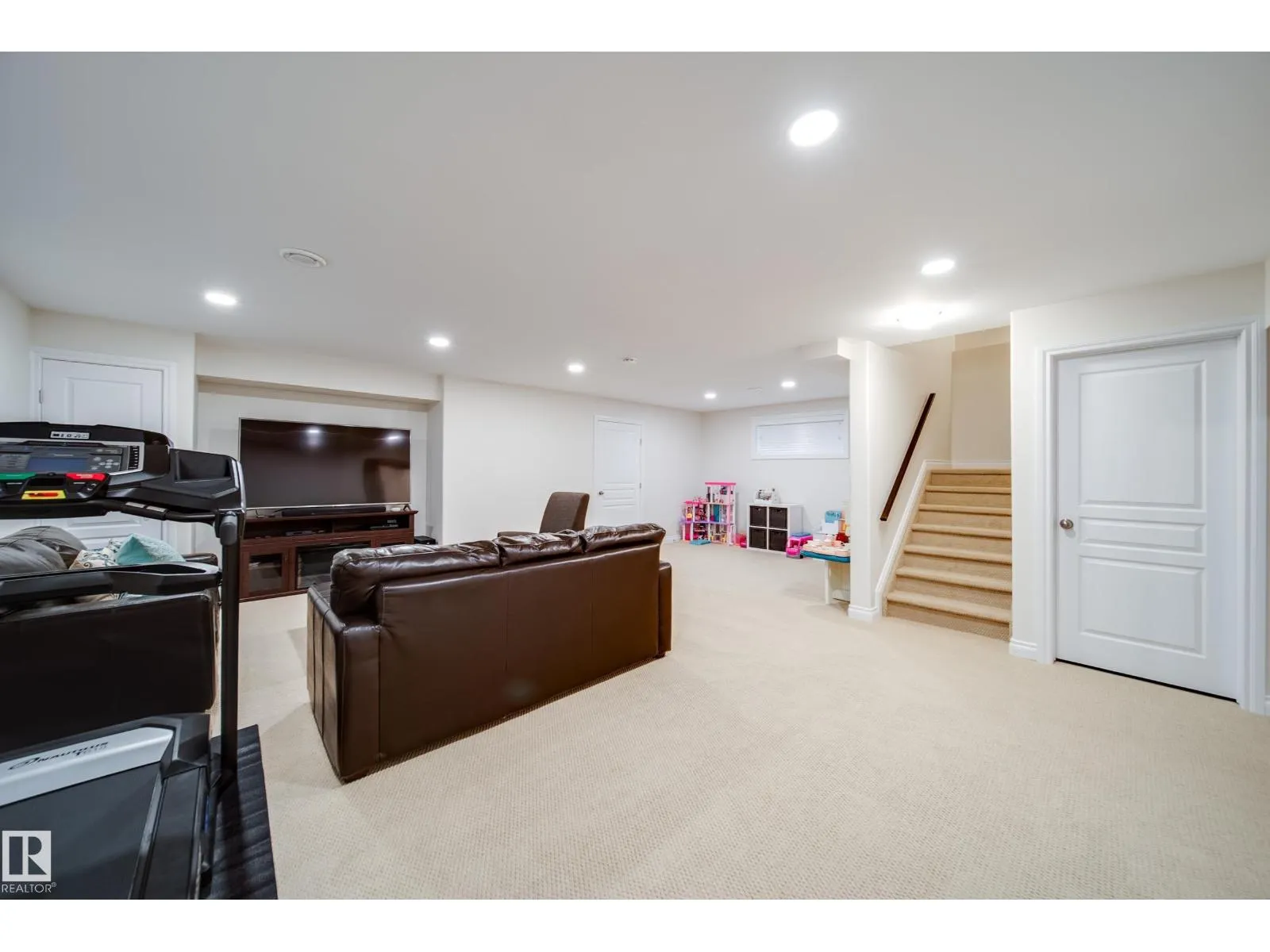 15 NORWOOD CL