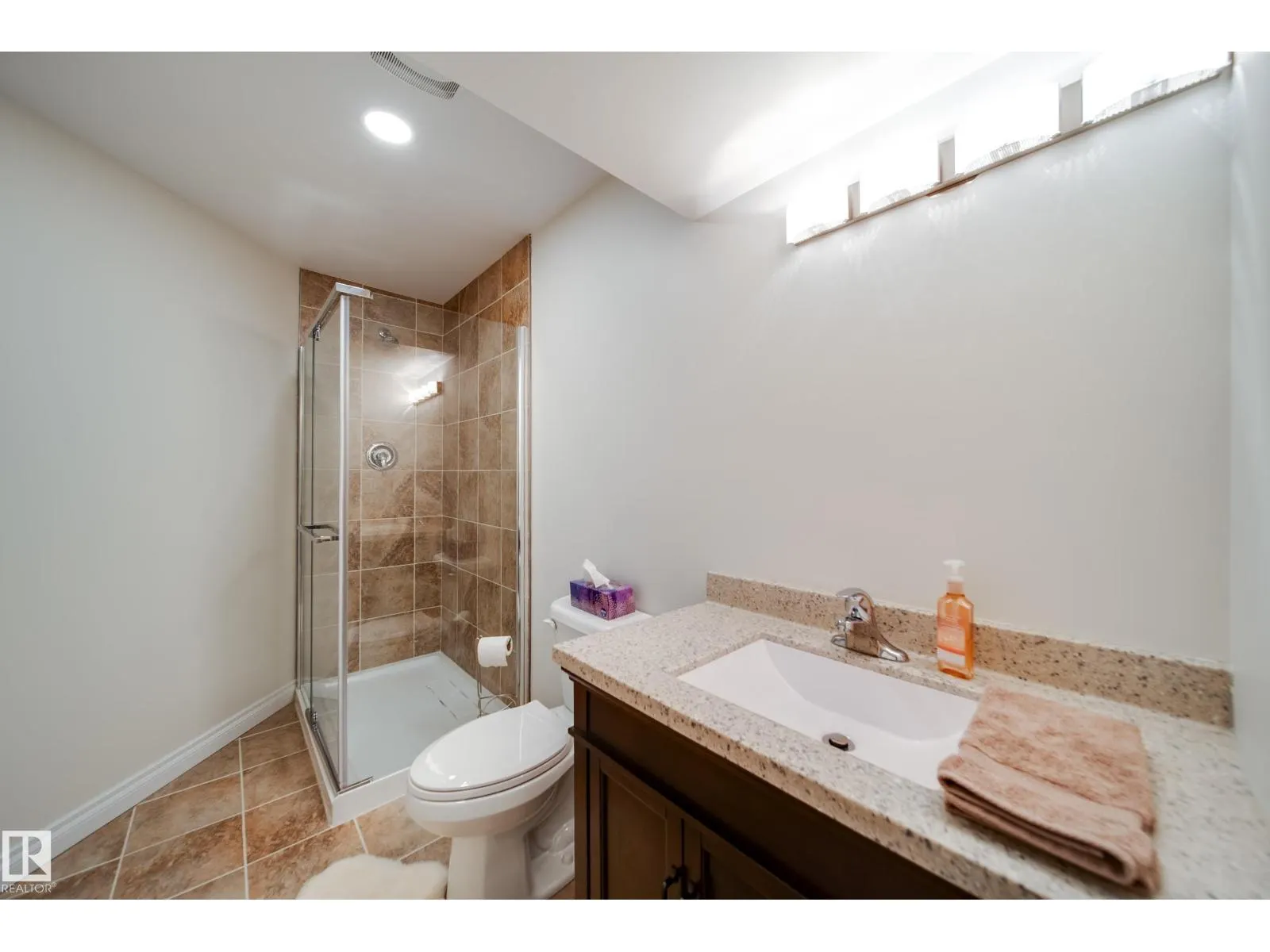 15 NORWOOD CL