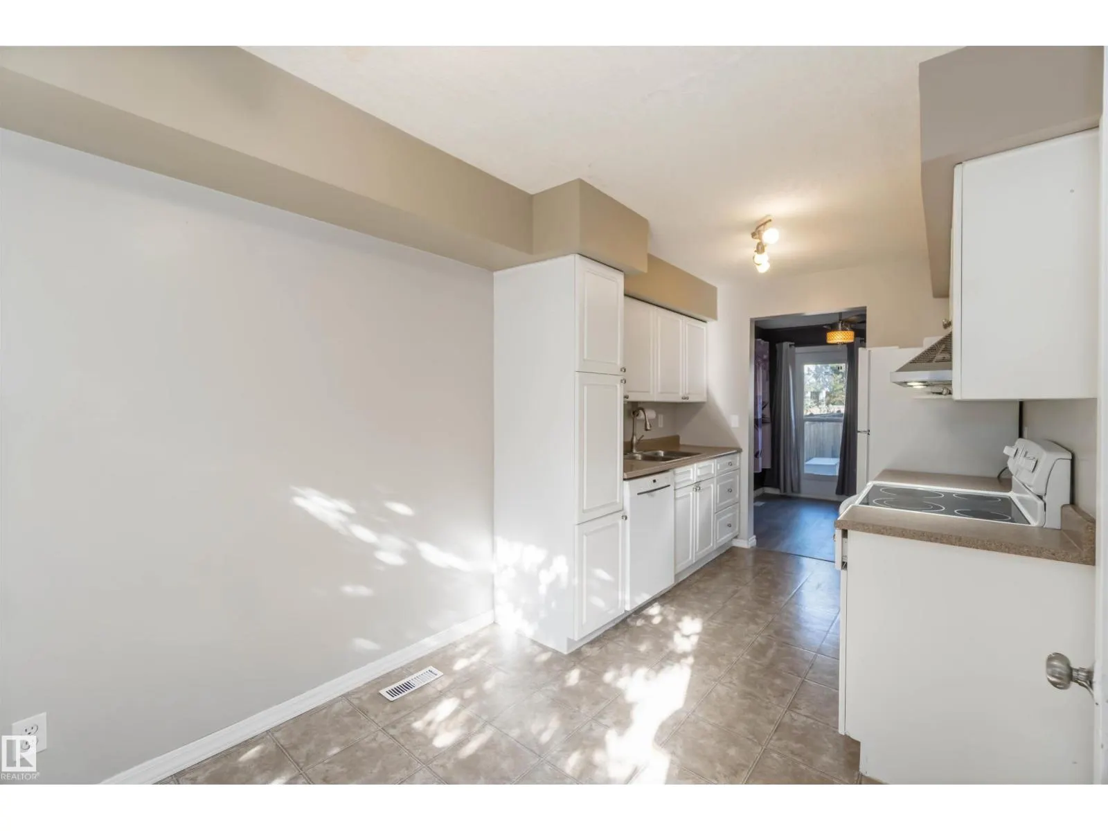 324 GRANDIN VG