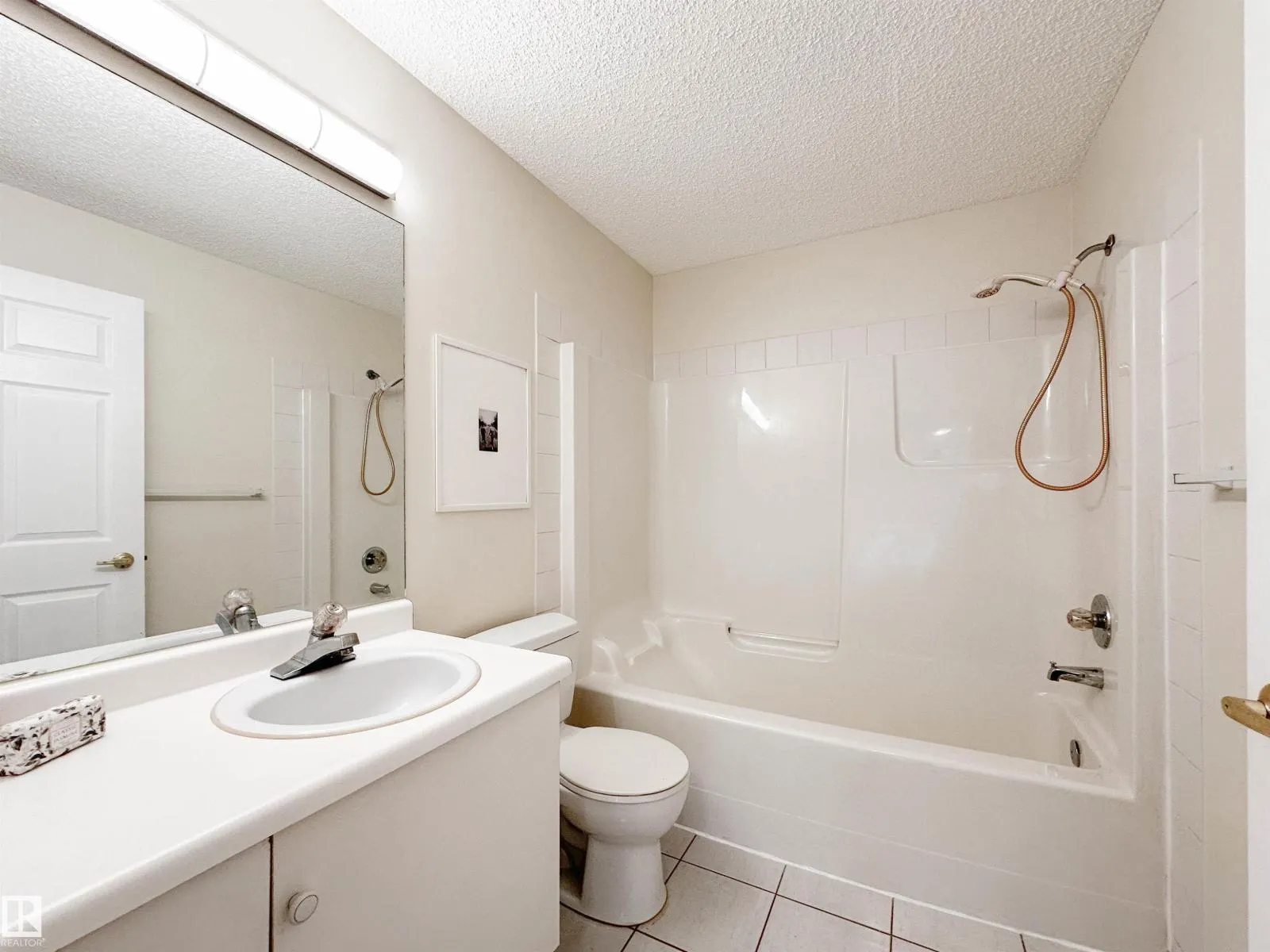 #106 52 ST MICHAEL ST