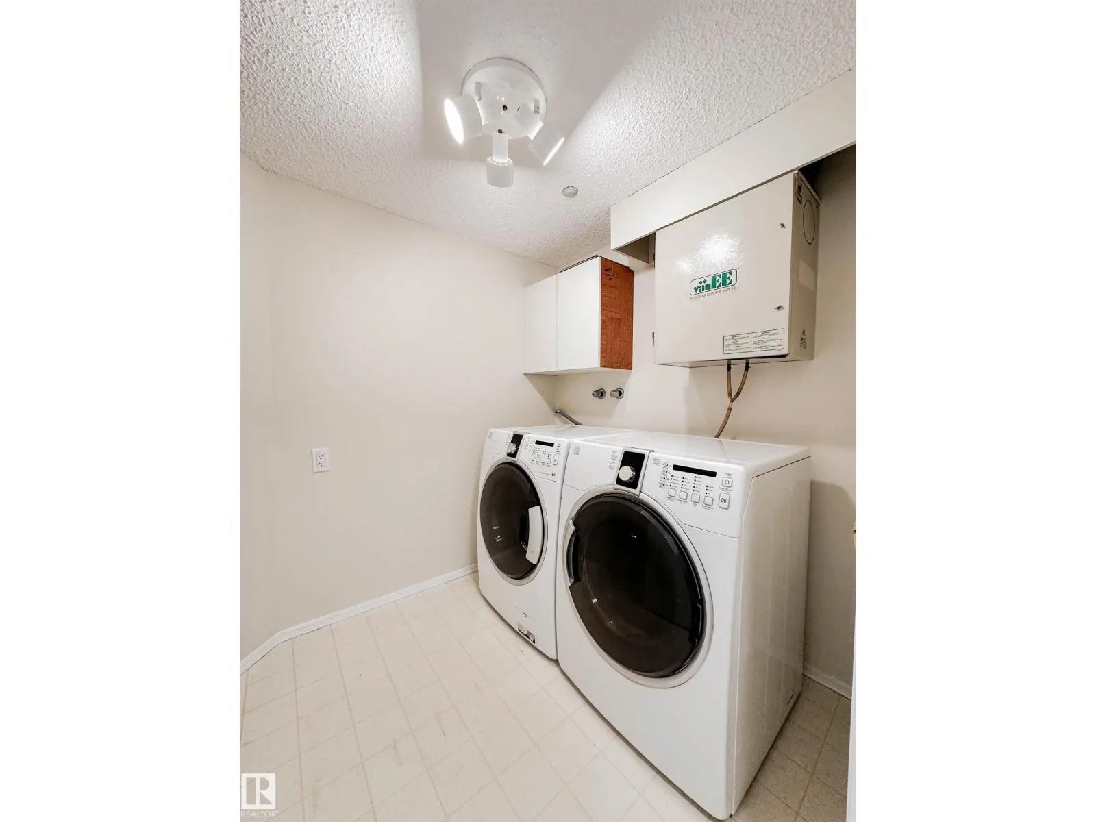 #106 52 ST MICHAEL ST