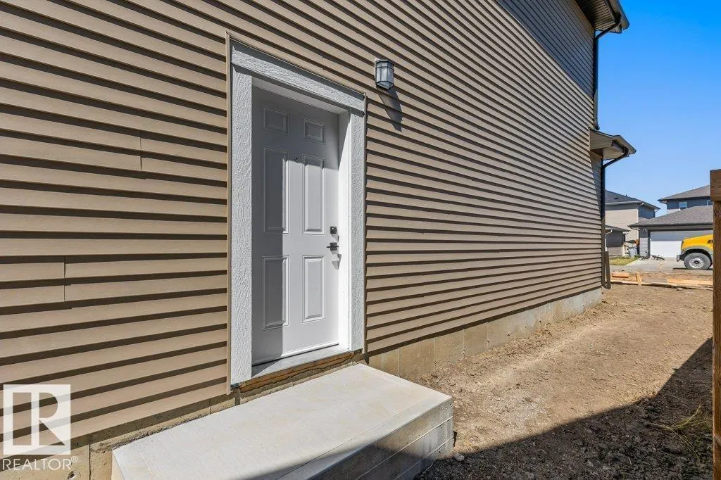 9805 106 ST