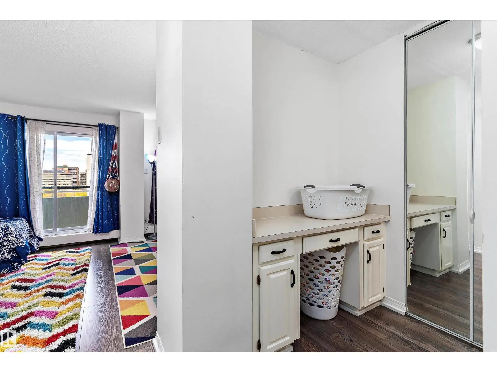 #1207 9725 106 ST NW