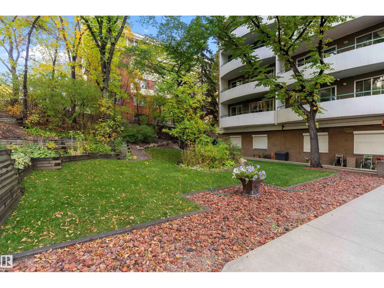 #1207 9725 106 ST NW