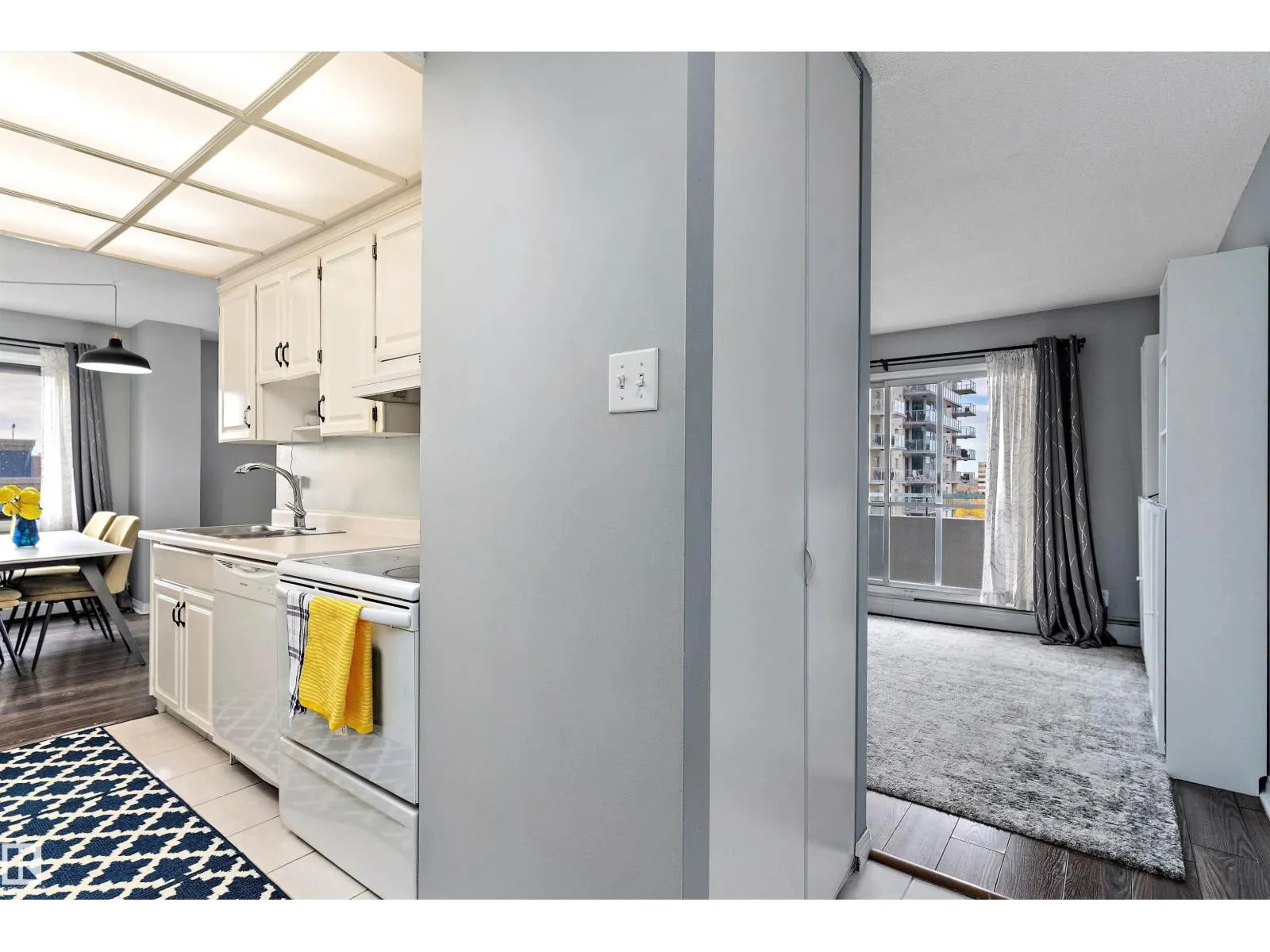#1207 9725 106 ST NW