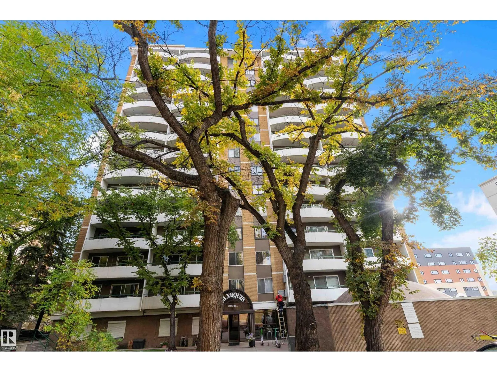 #1207 9725 106 ST NW