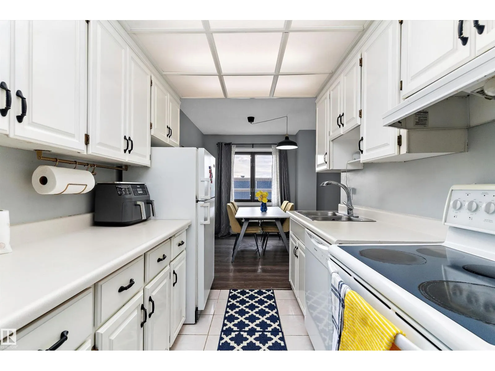 #1207 9725 106 ST NW