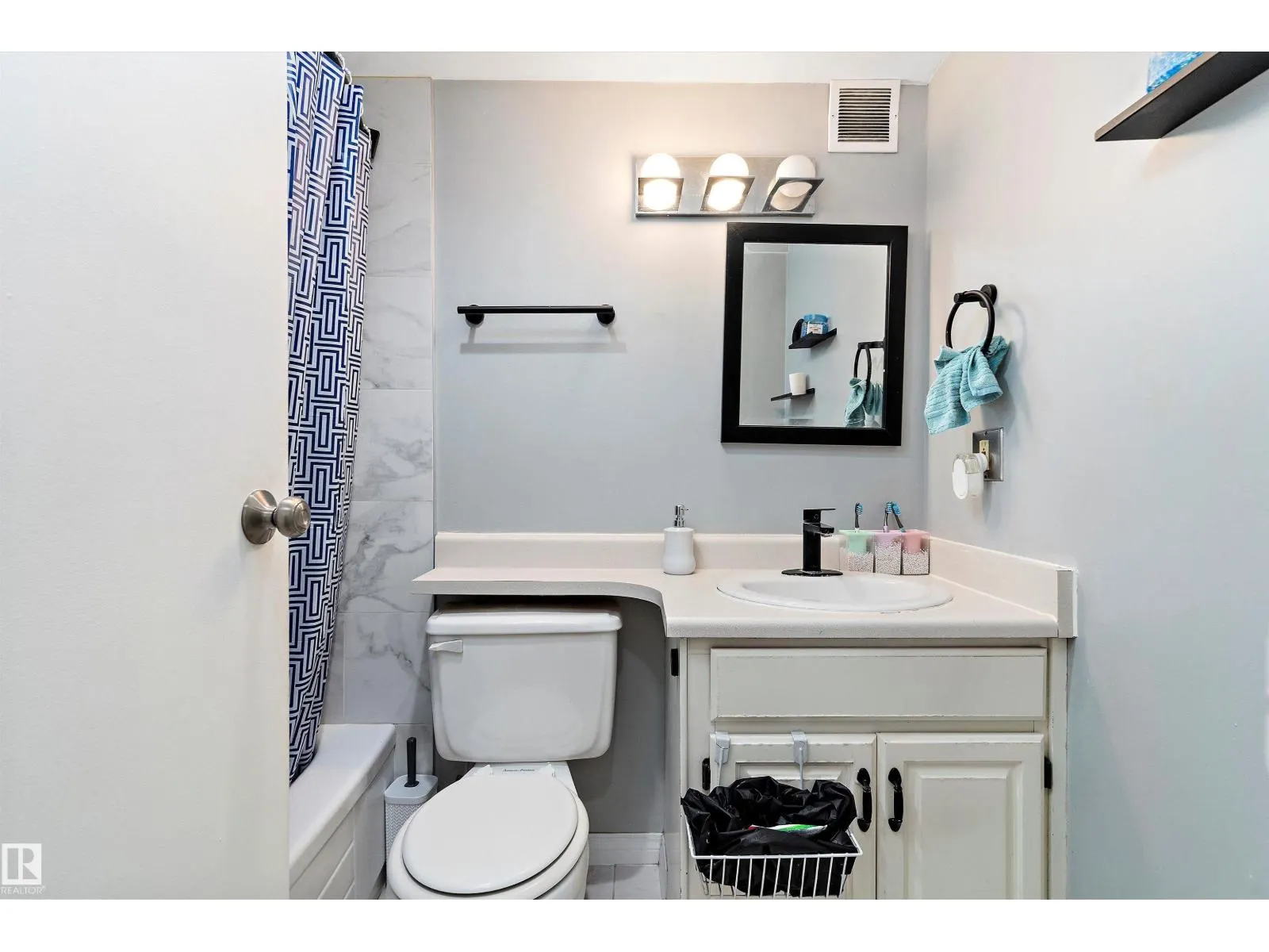 #1207 9725 106 ST NW