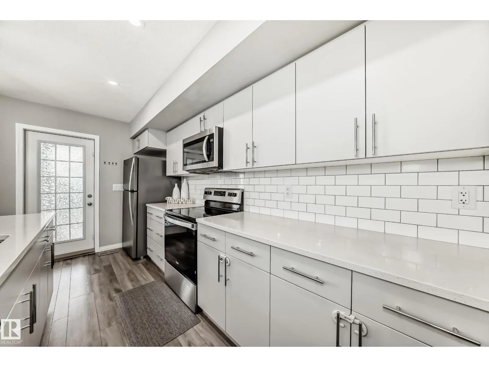 20310 15A AV NW