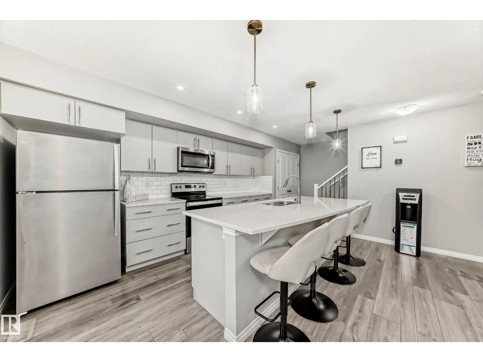 20310 15A AV NW