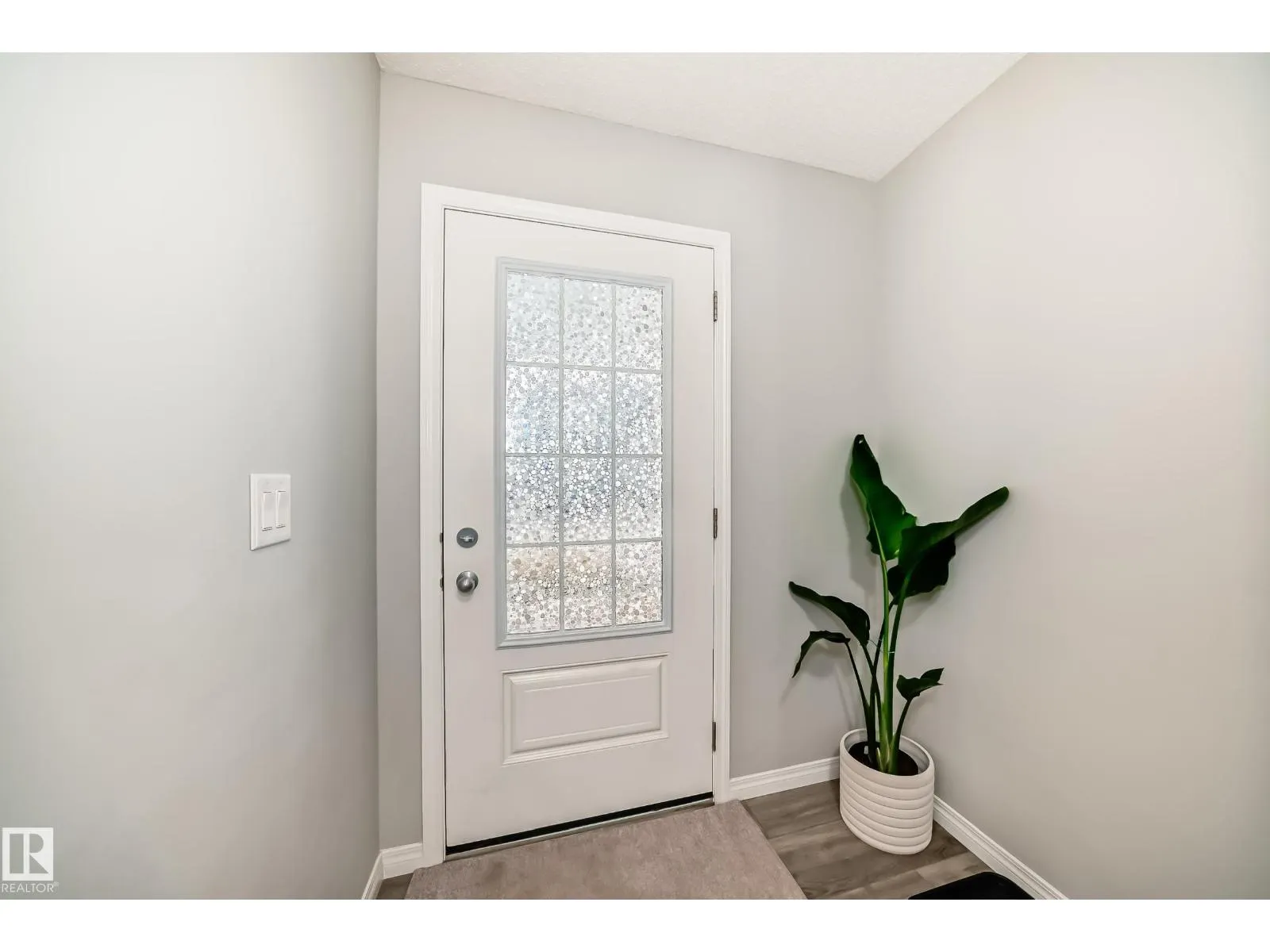 20310 15A AV NW
