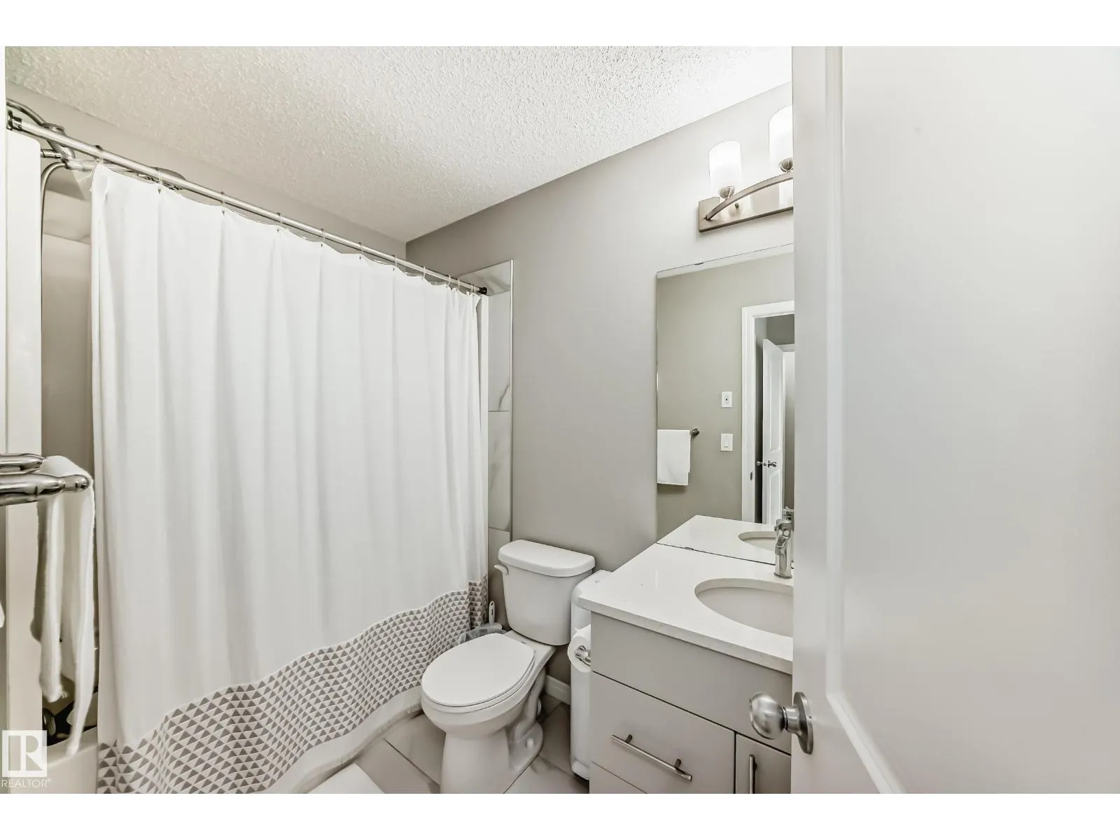 20310 15A AV NW