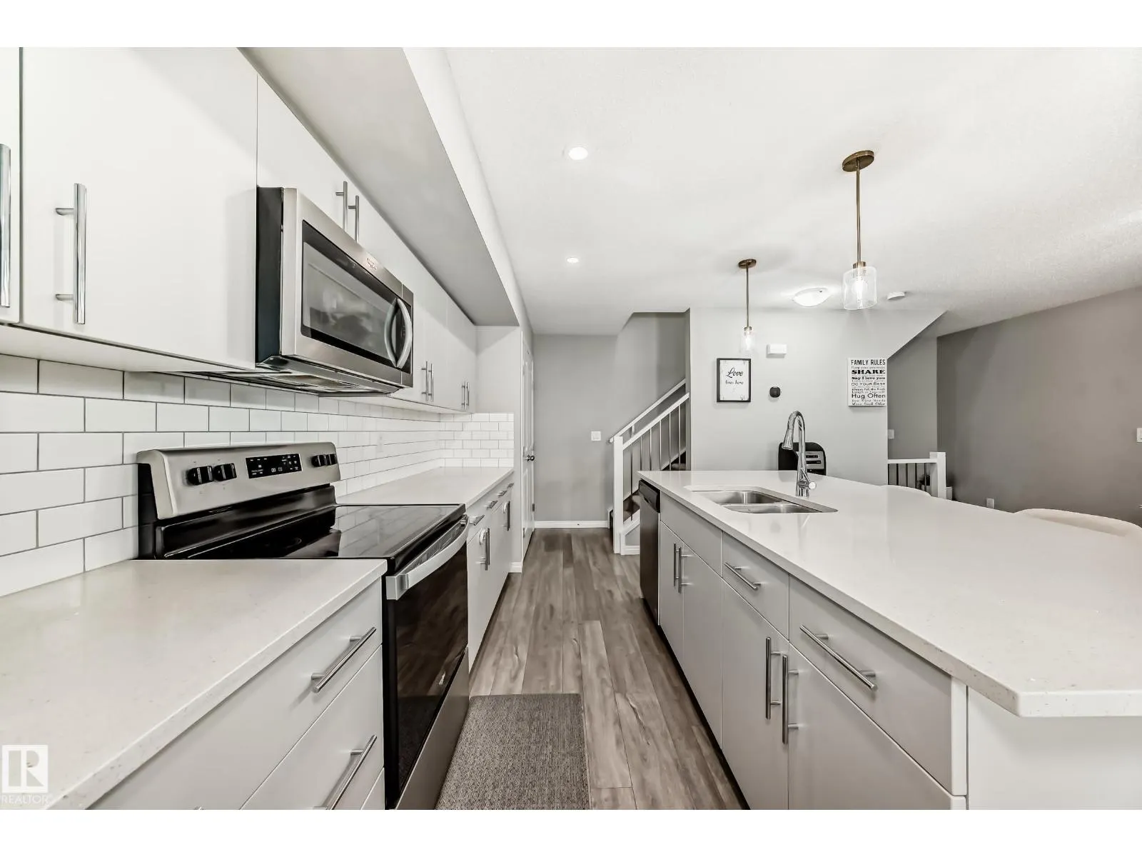 20310 15A AV NW