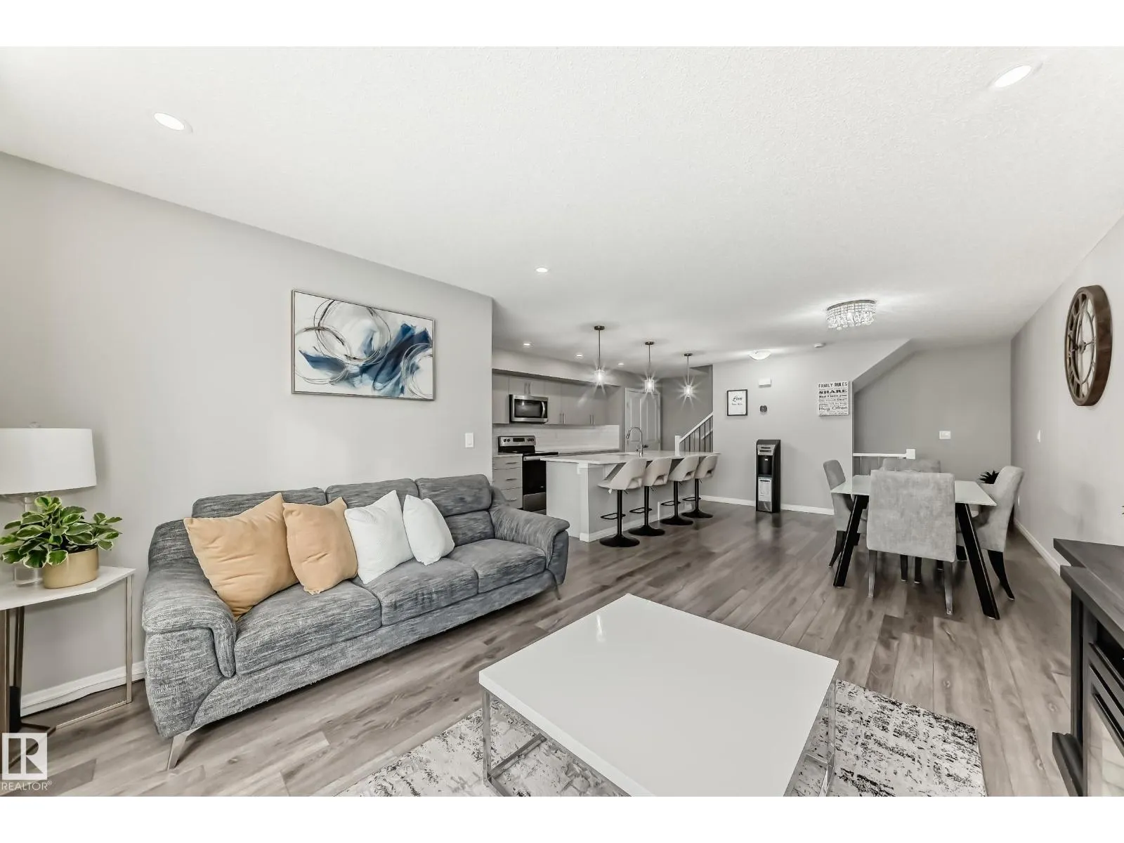 20310 15A AV NW