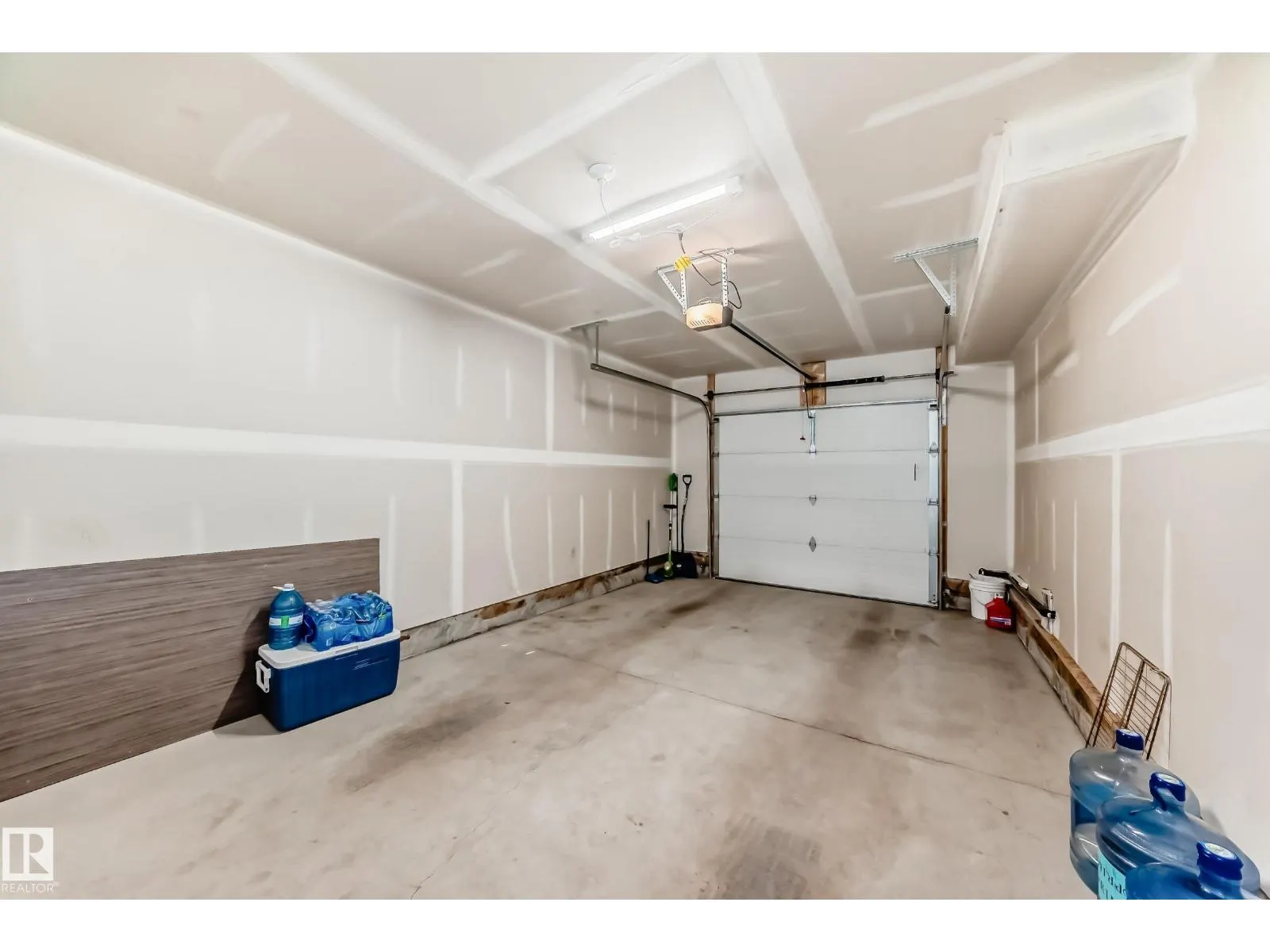 20310 15A AV NW
