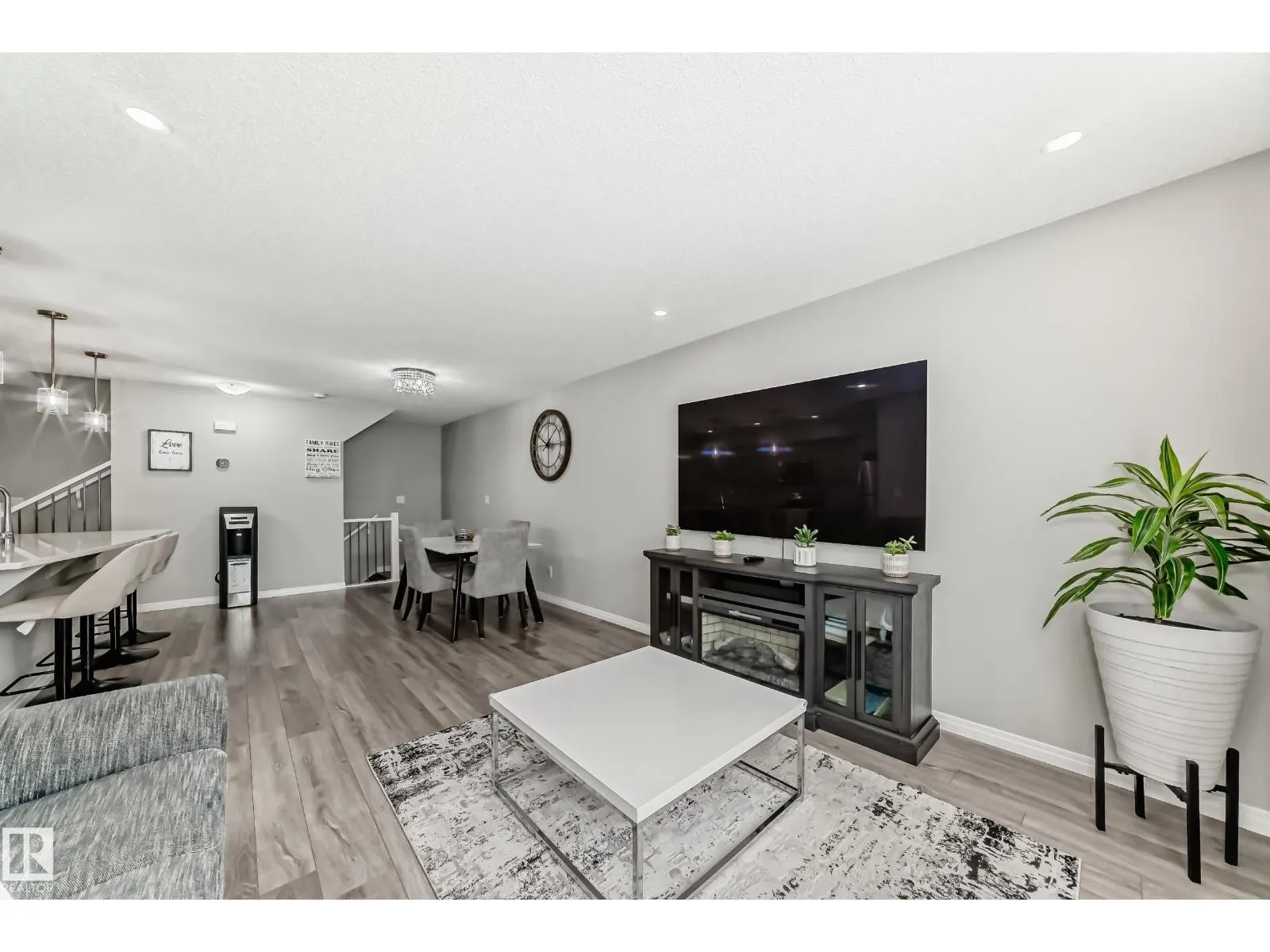 20310 15A AV NW