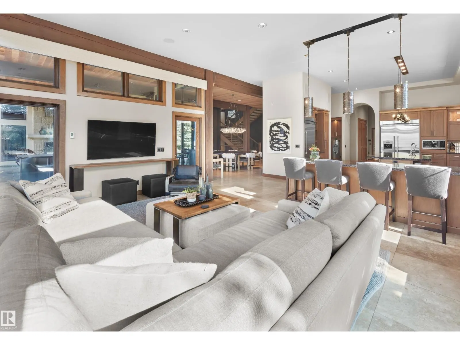 56 WINDERMERE DR SW
