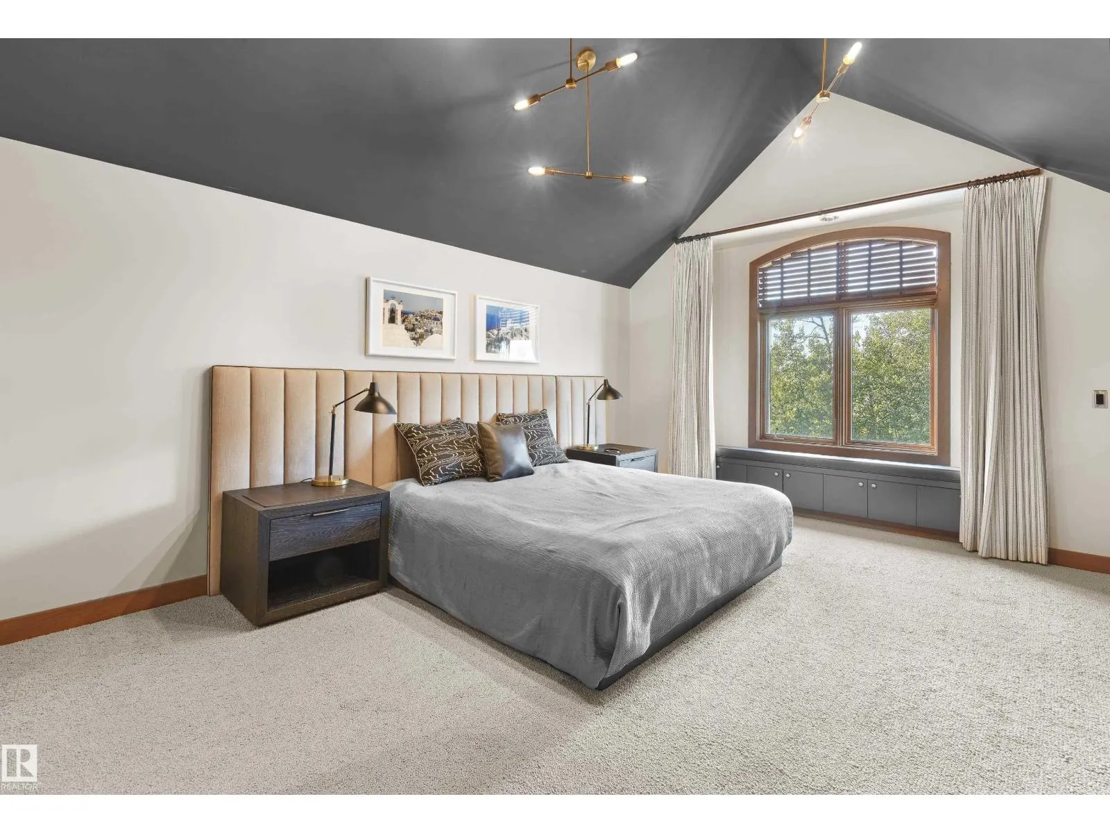 56 WINDERMERE DR SW