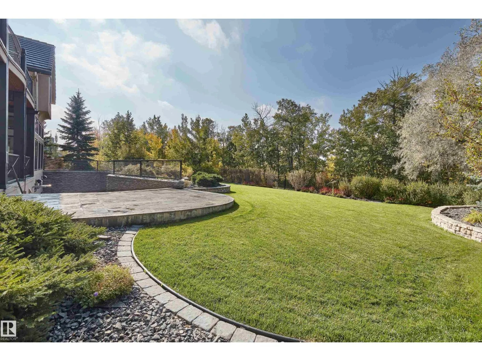 56 WINDERMERE DR SW