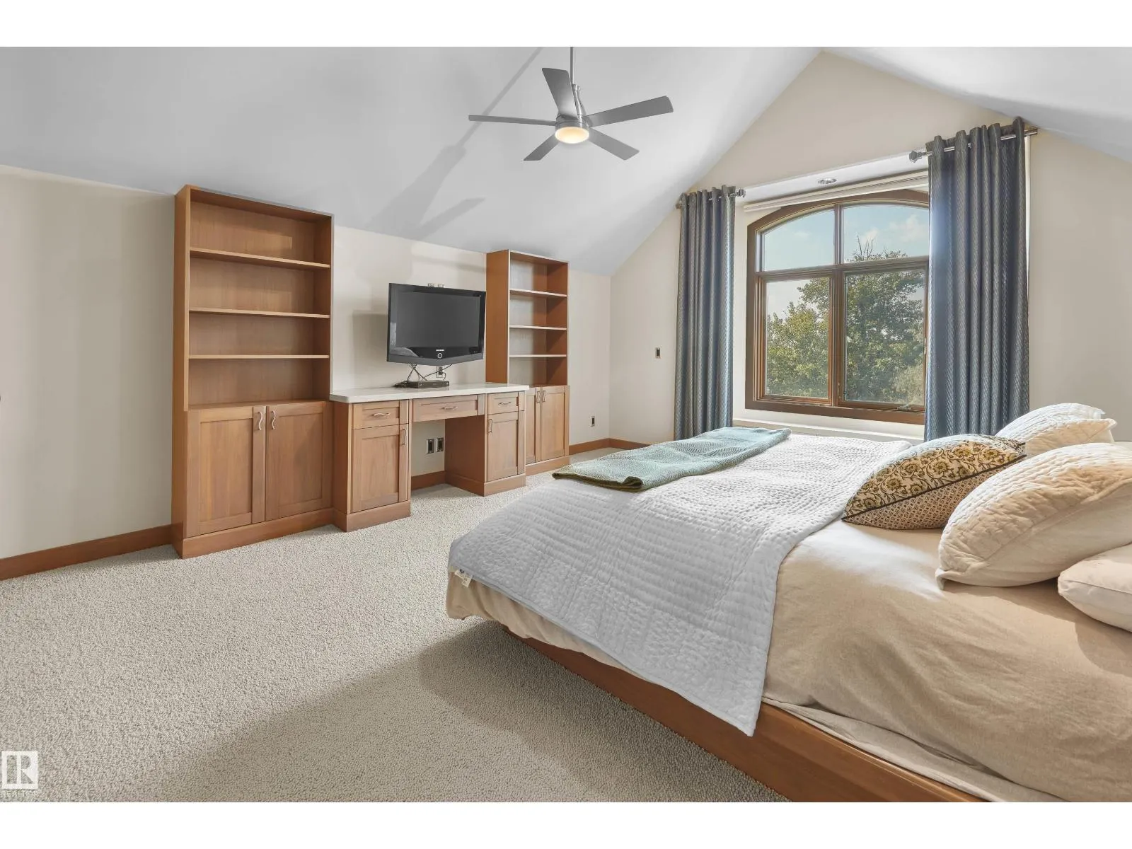 56 WINDERMERE DR SW