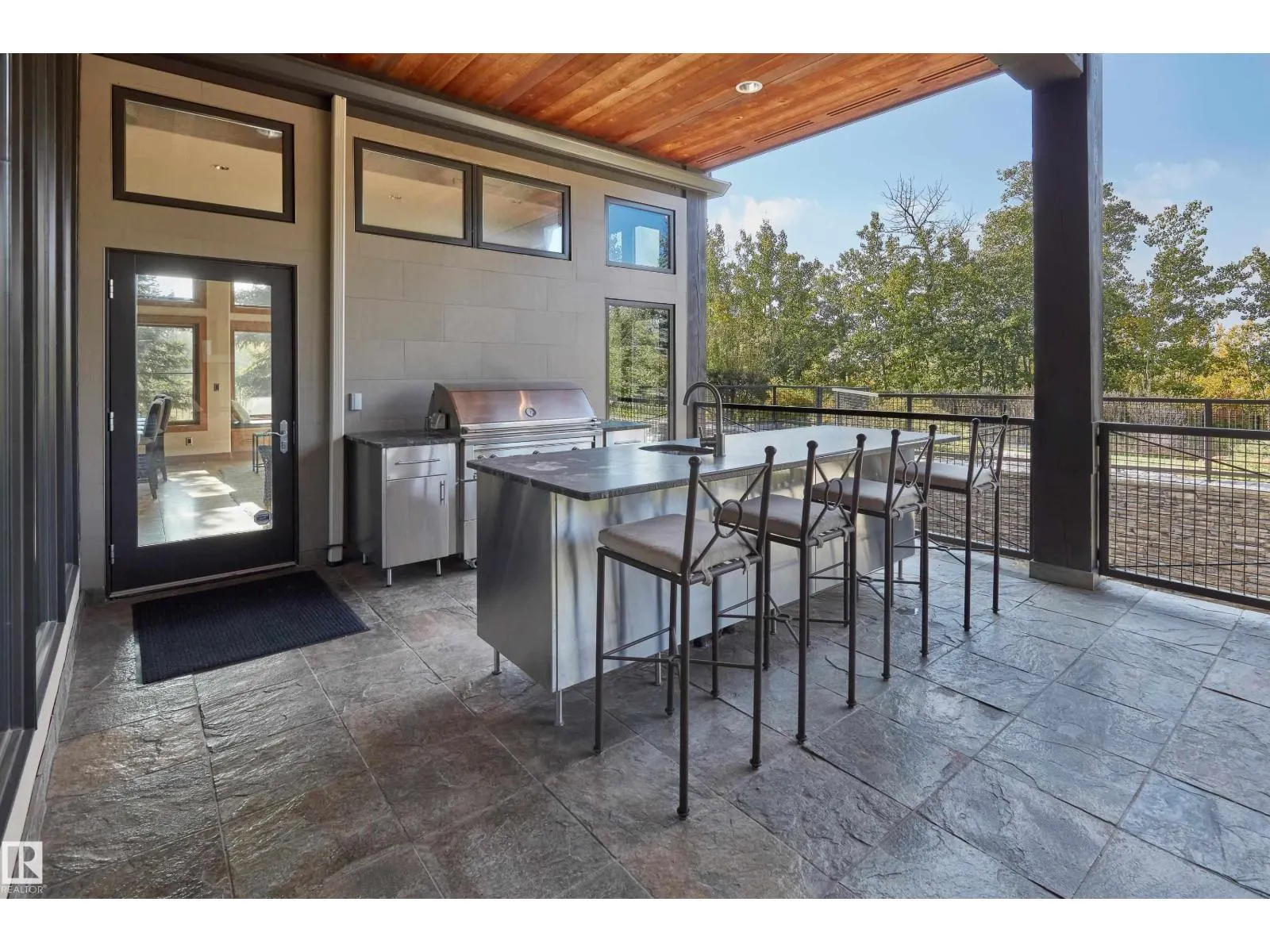 56 WINDERMERE DR SW