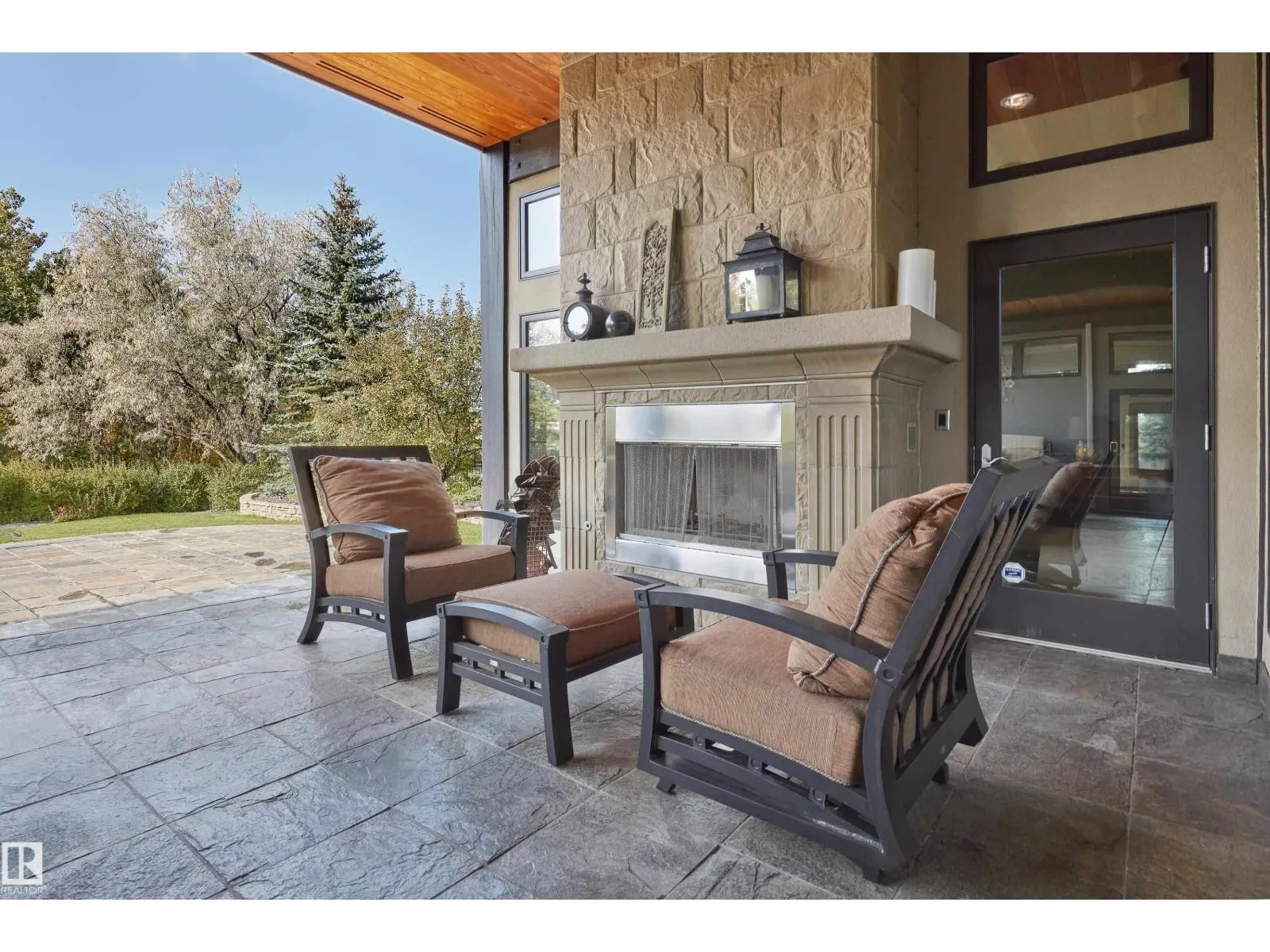 56 WINDERMERE DR SW