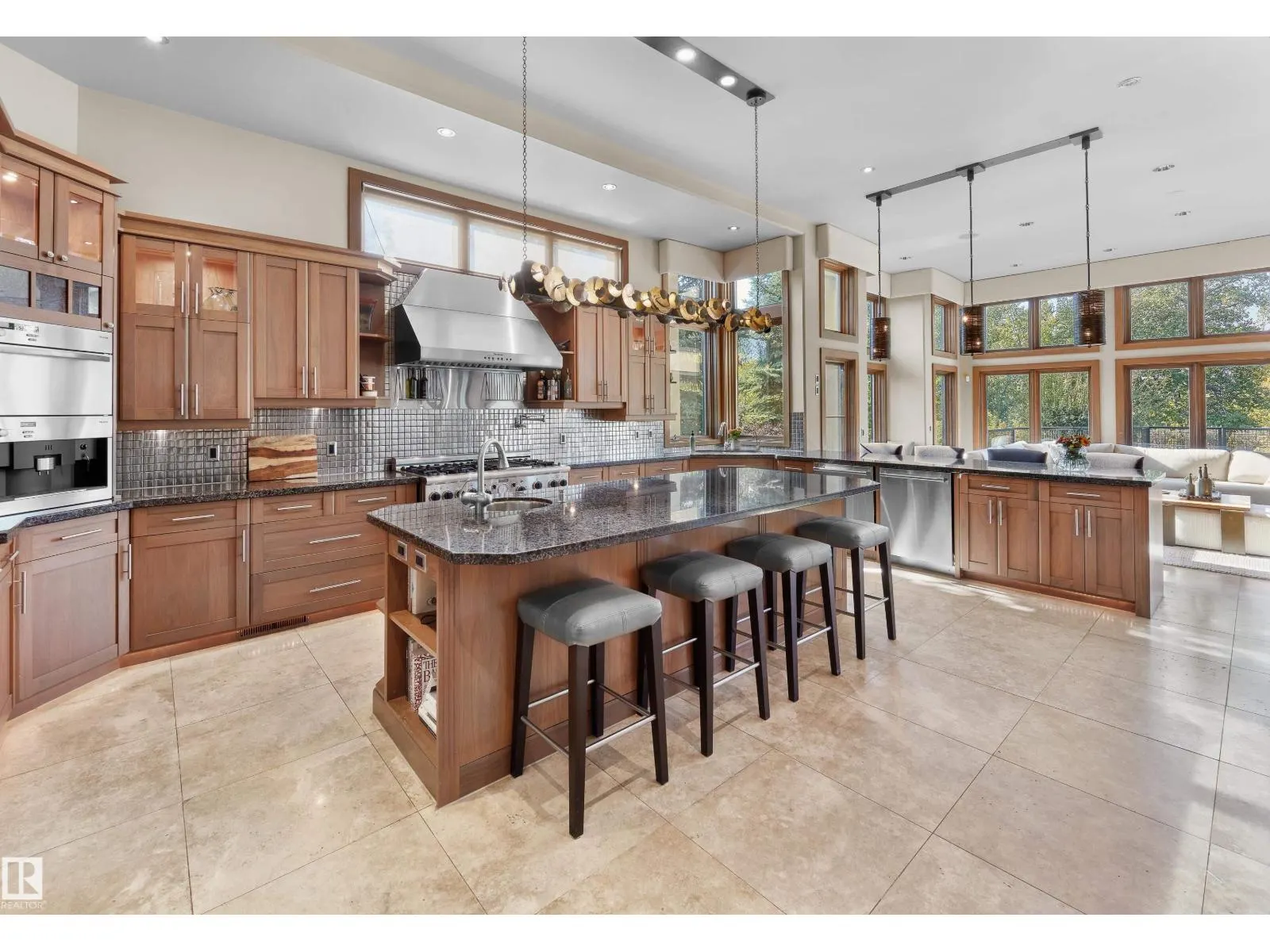 56 WINDERMERE DR SW