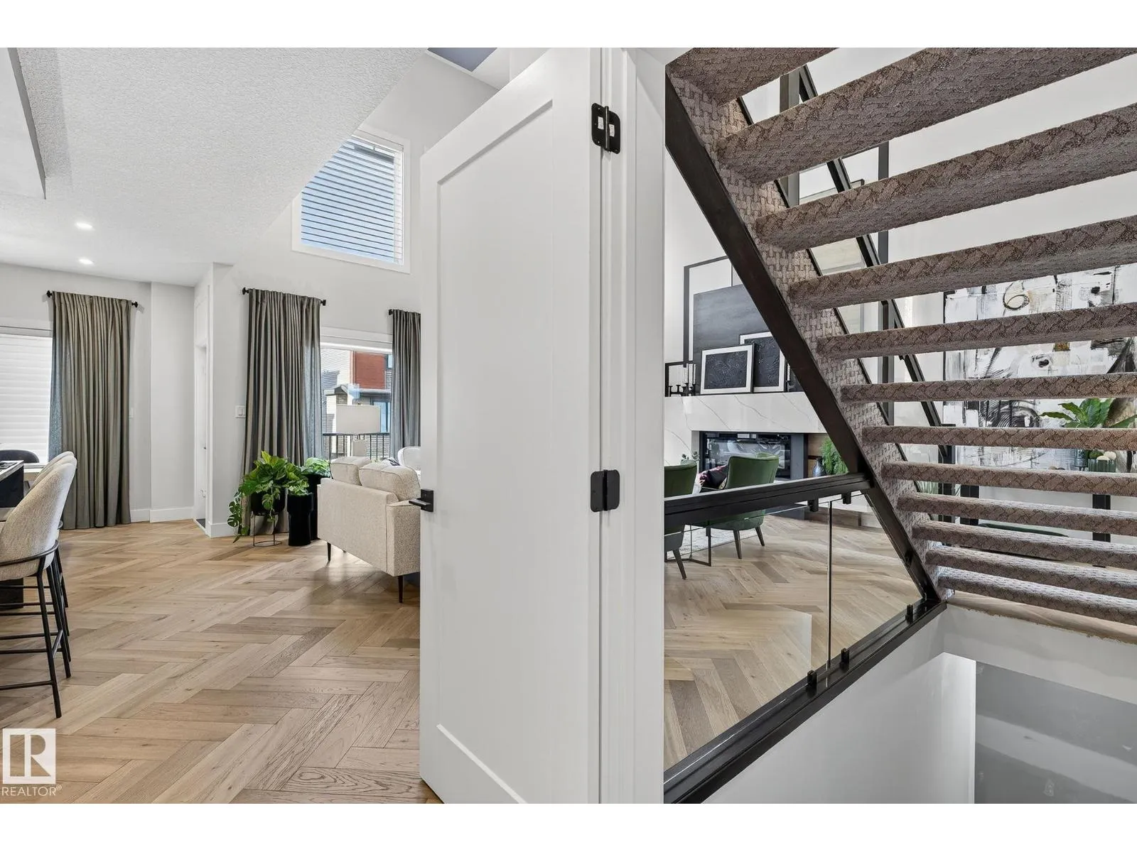 17124 2 ST NW