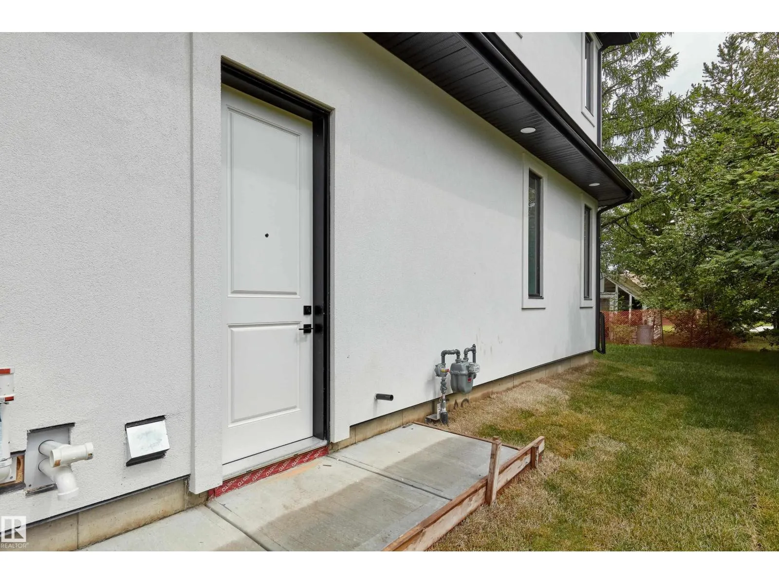 6003 107 ST NW