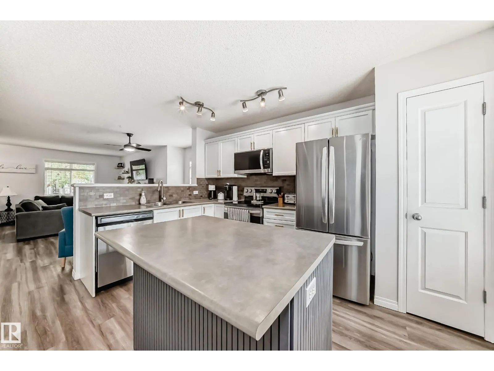 #186 1804 70 ST SW SW