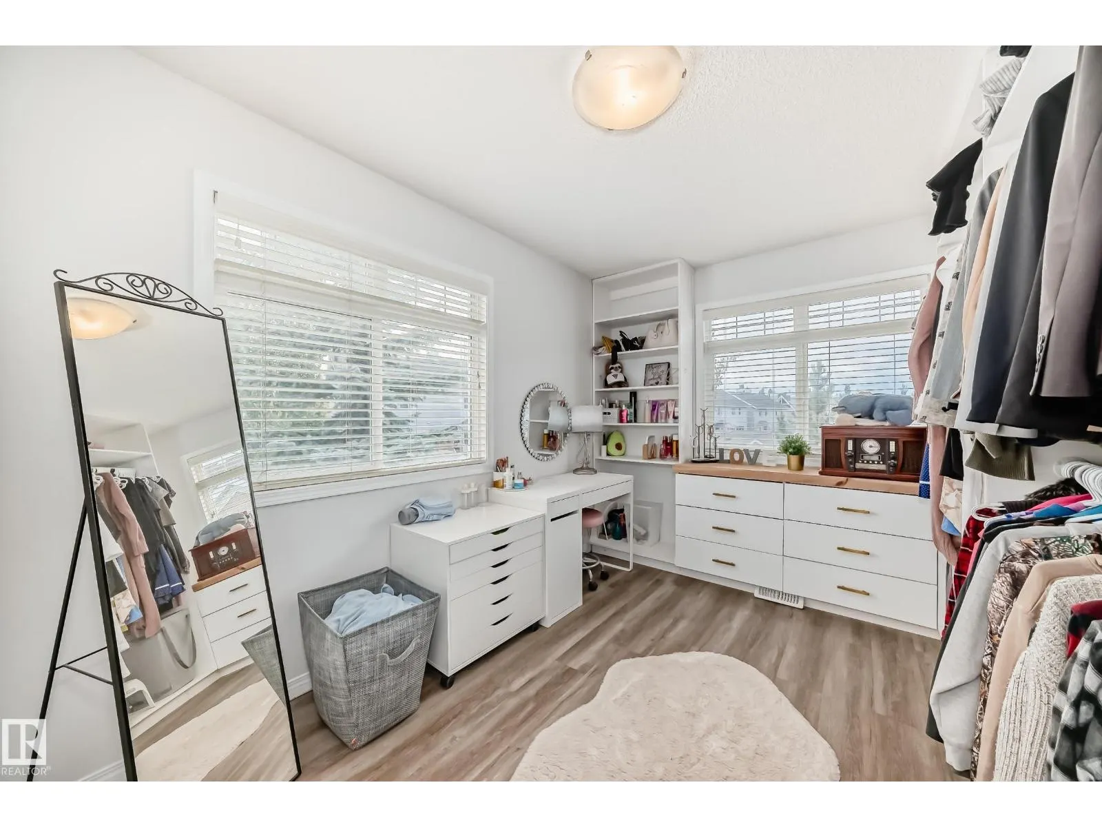 #186 1804 70 ST SW SW