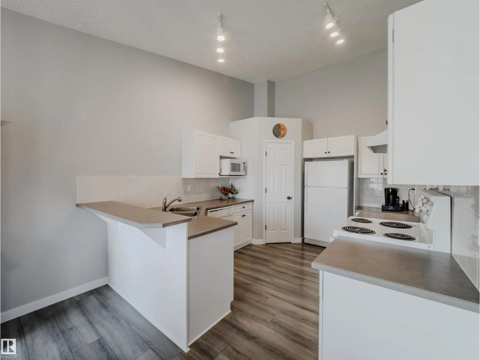 #18 64 BLACKBURN SW