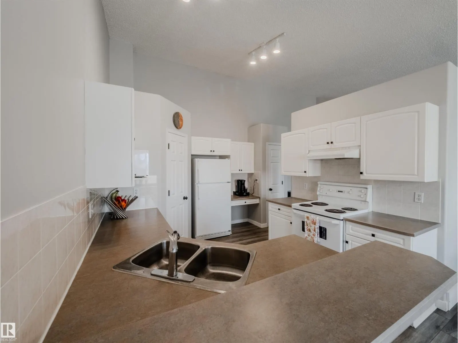 #18 64 BLACKBURN SW
