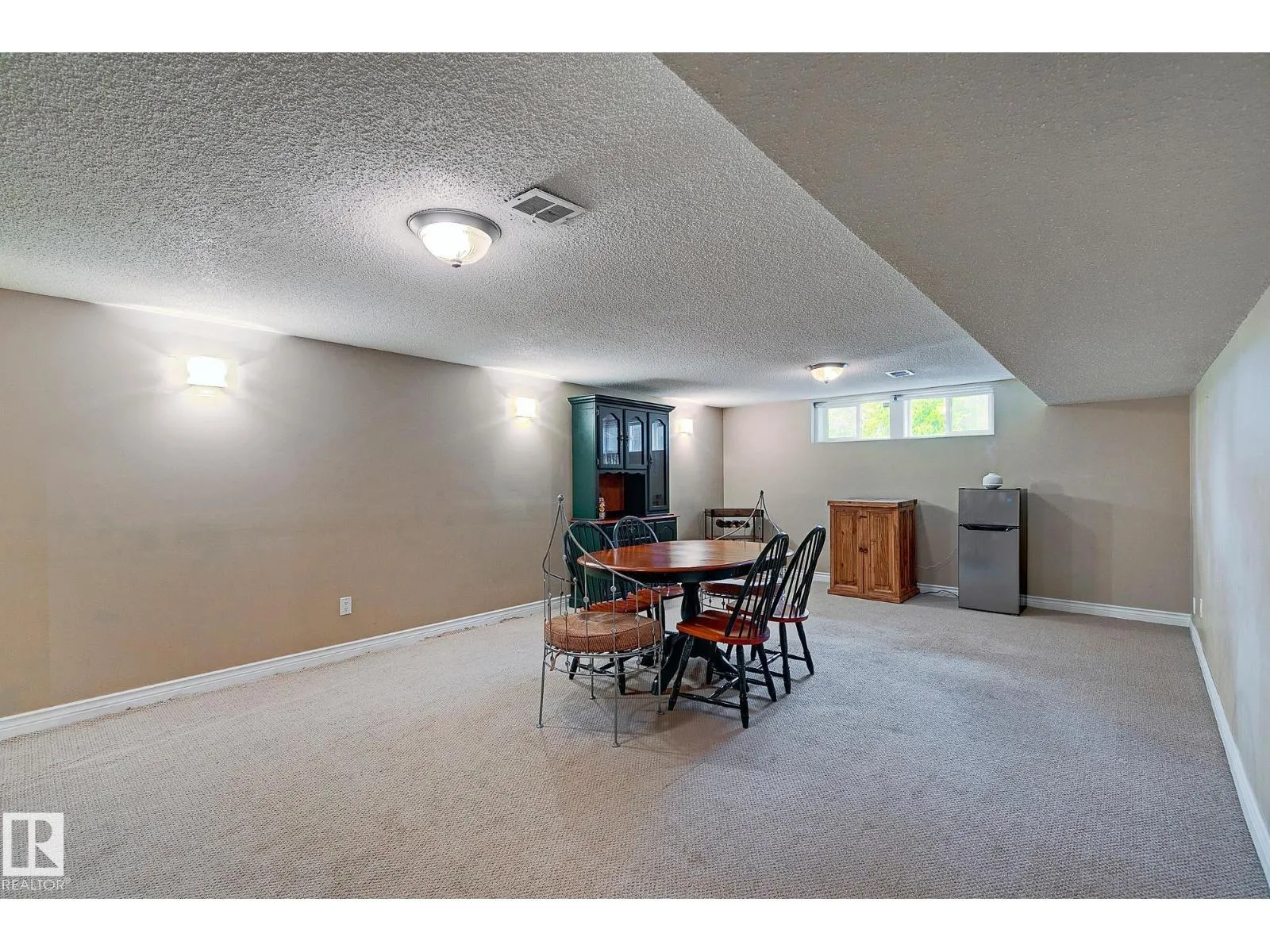 13919 102 AV NW