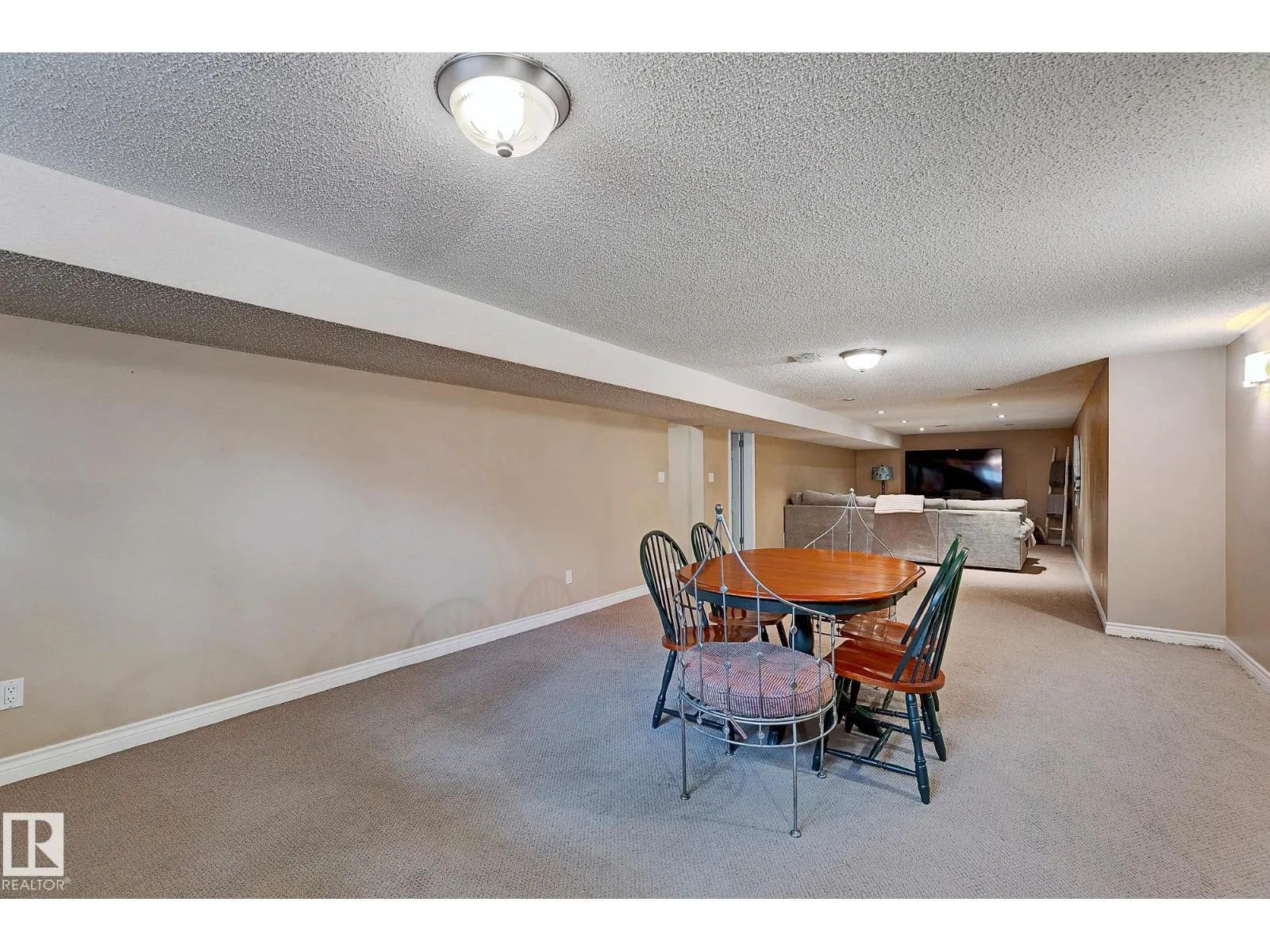 13919 102 AV NW