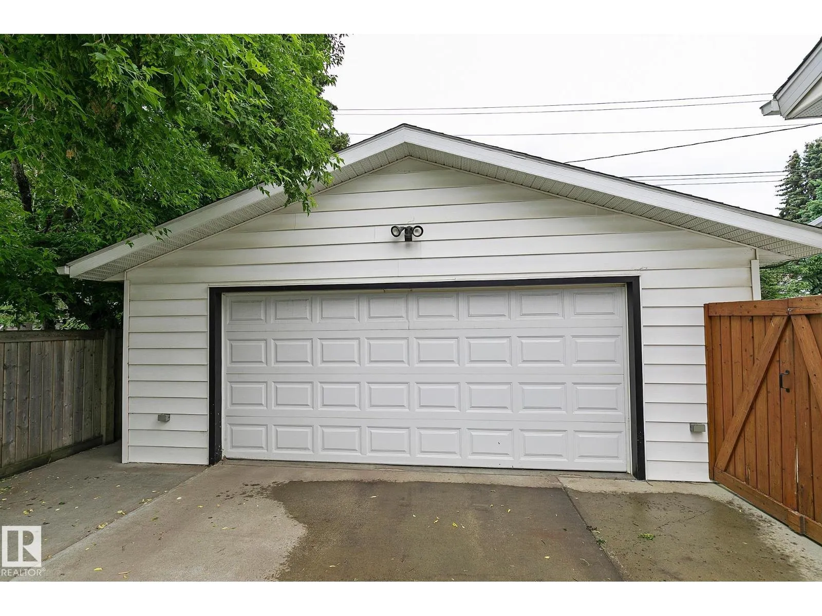 13919 102 AV NW