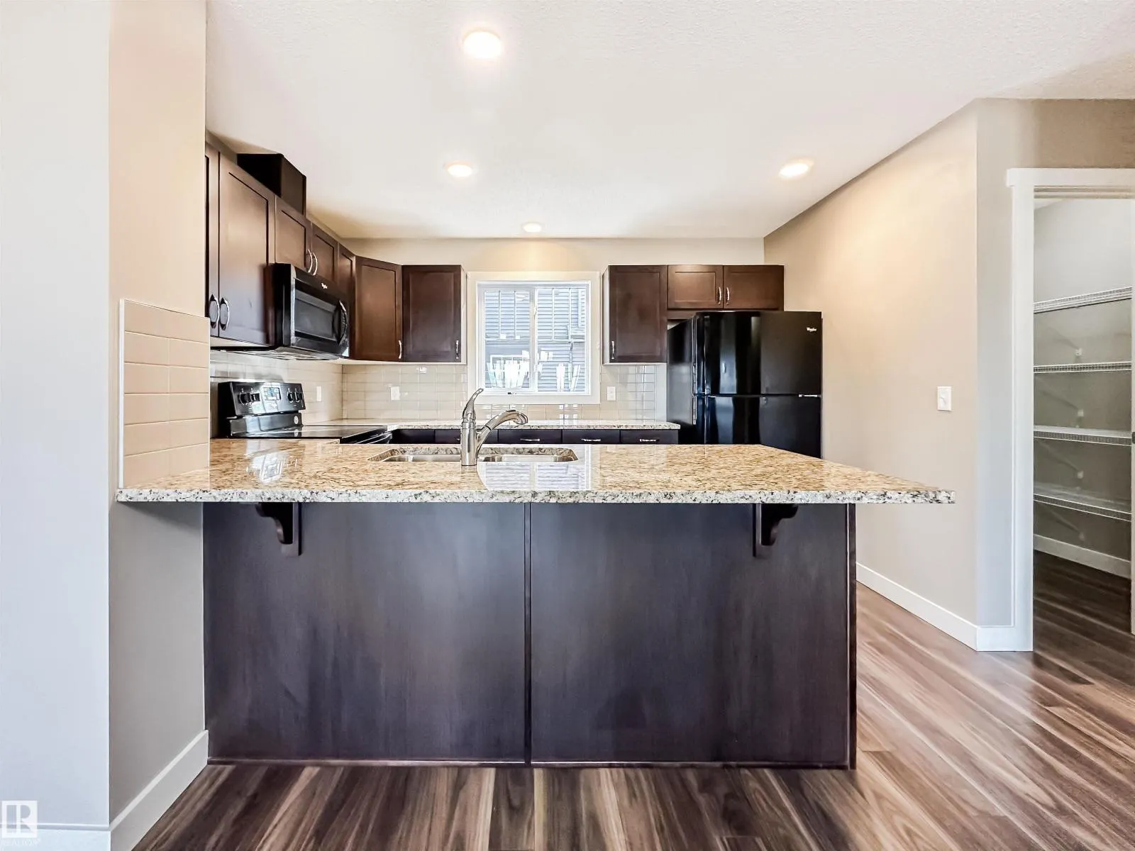 #44 1005 GRAYDON HILL BV SW