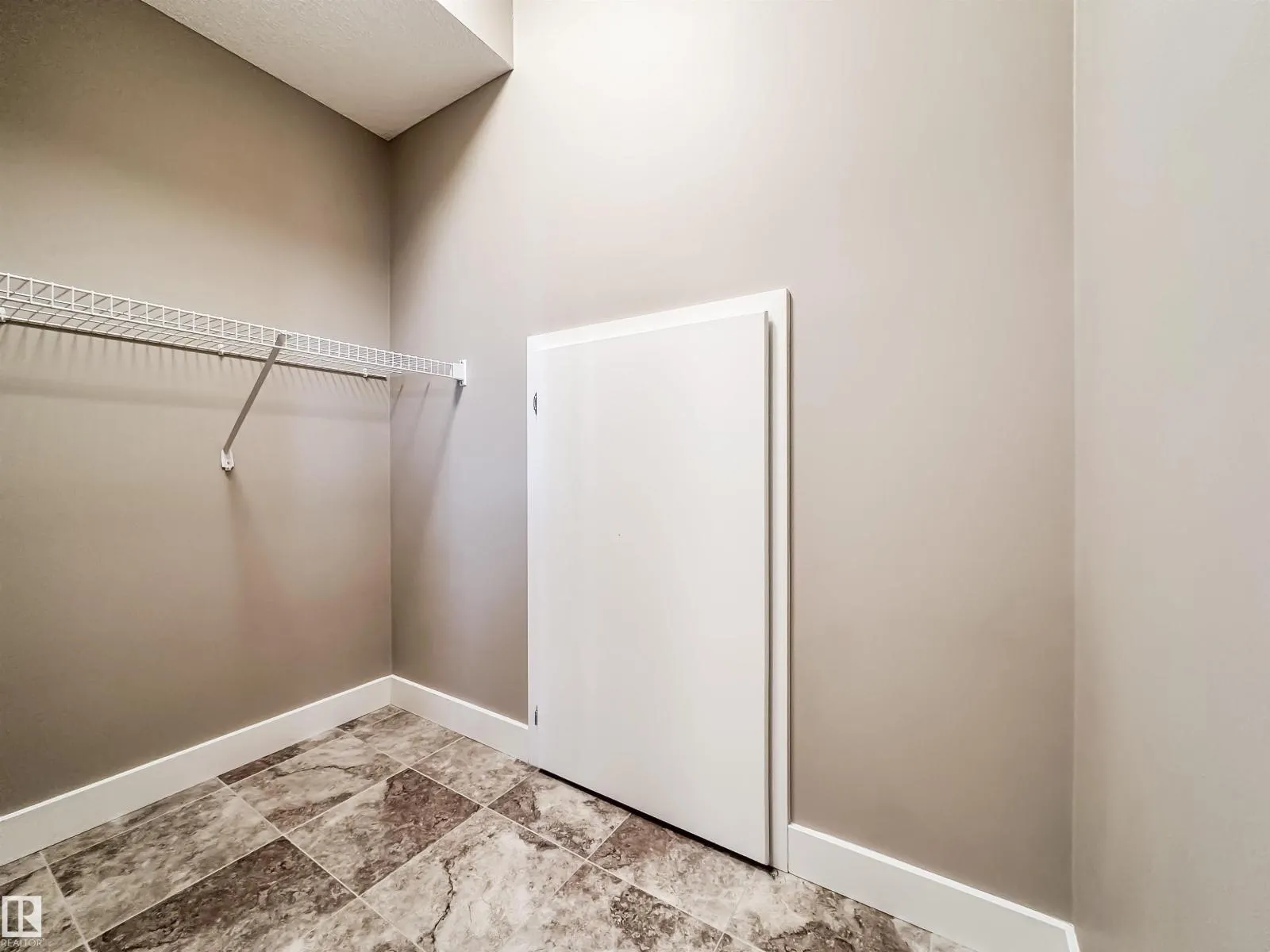 #44 1005 GRAYDON HILL BV SW