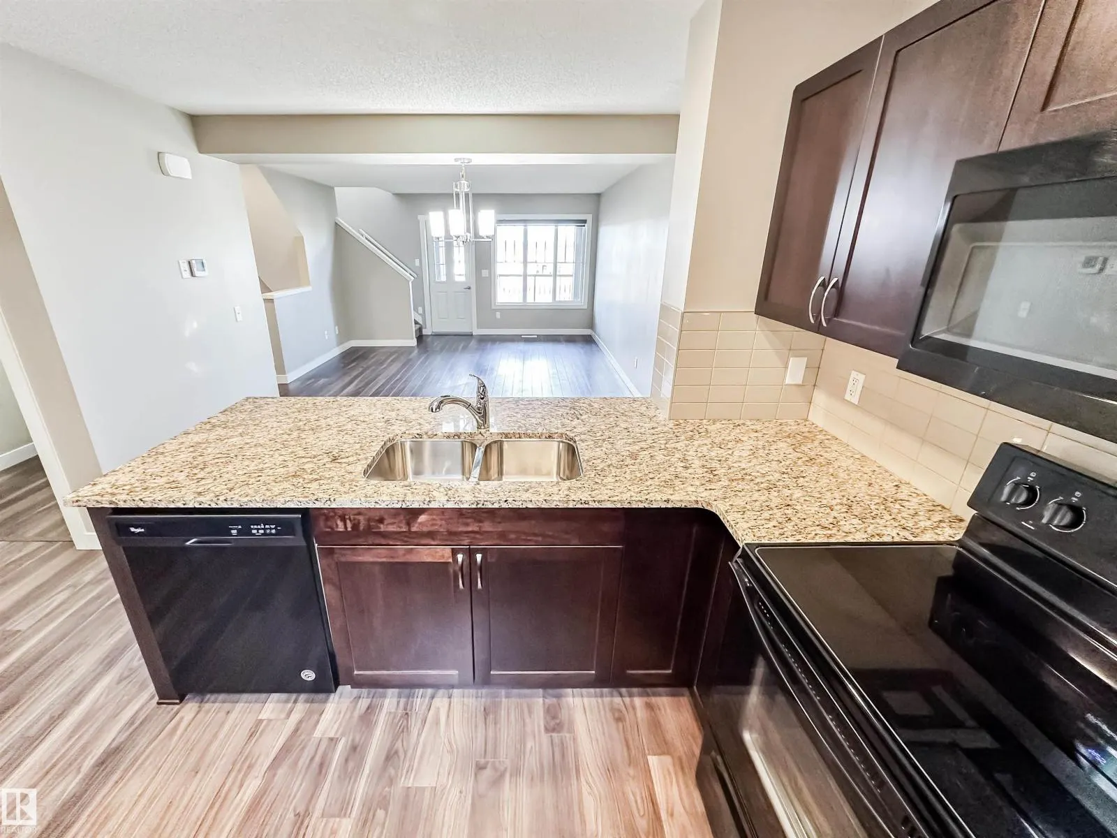 #44 1005 GRAYDON HILL BV SW