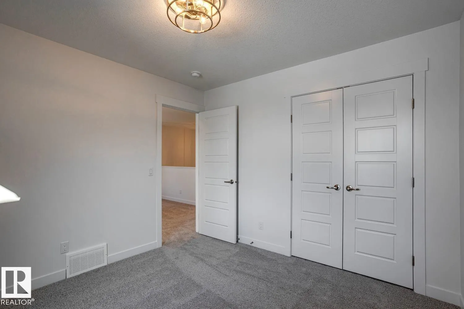 6268 180 AV NW NW