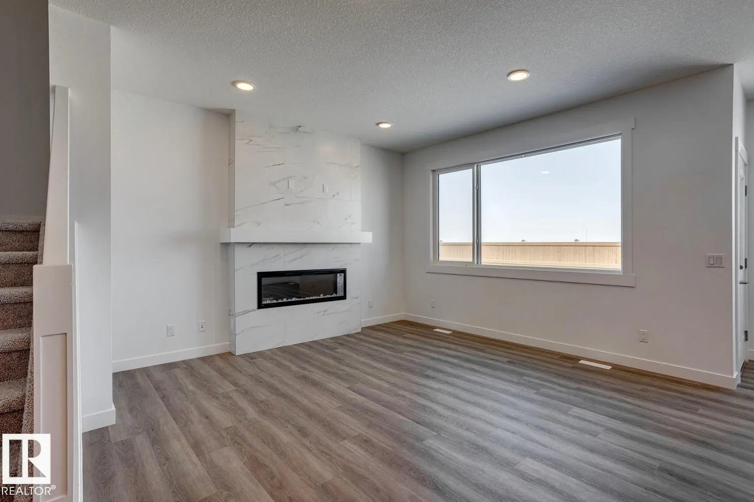 6268 180 AV NW NW